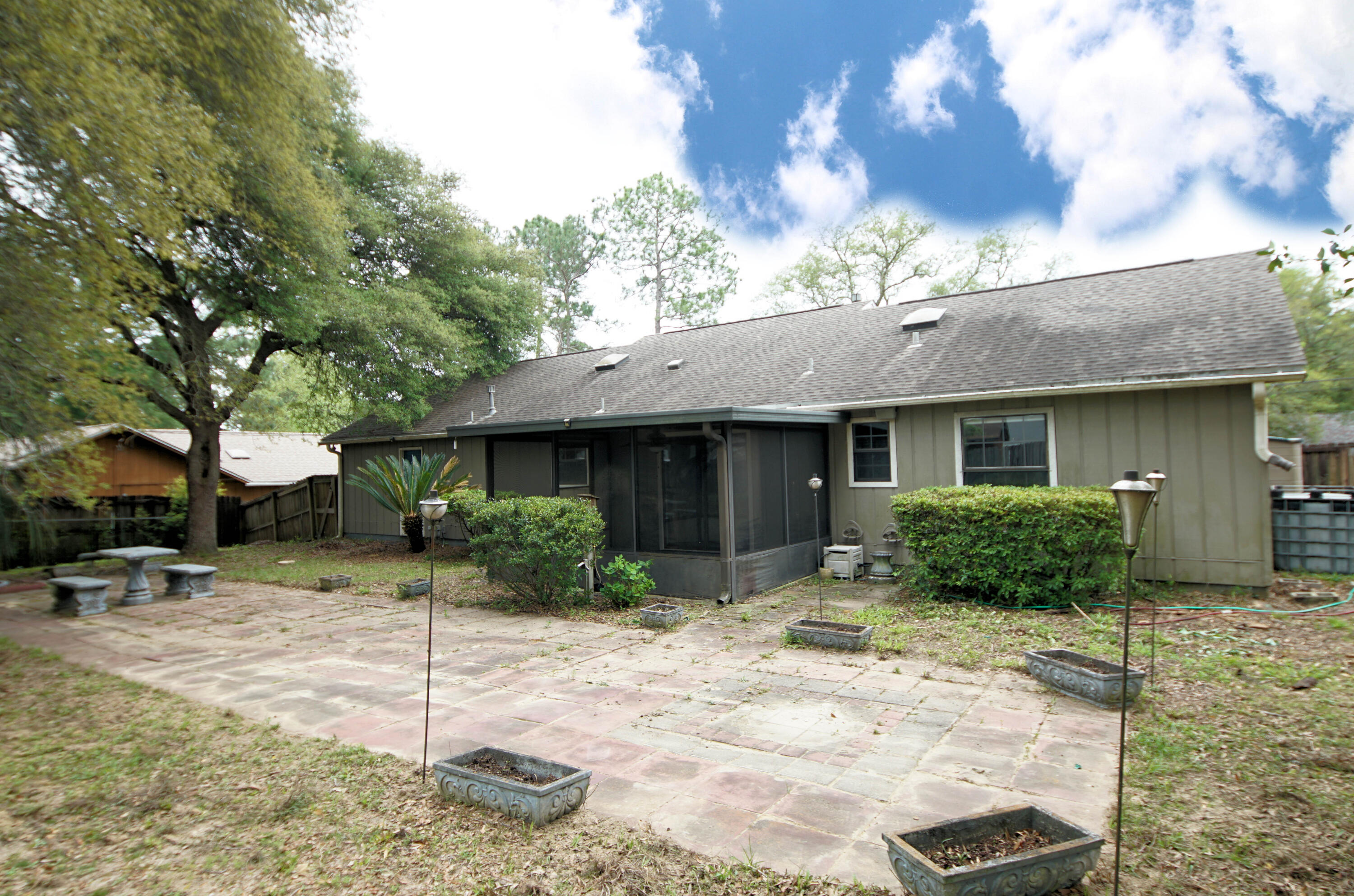 SHOAL CREEK MANOR - Residential