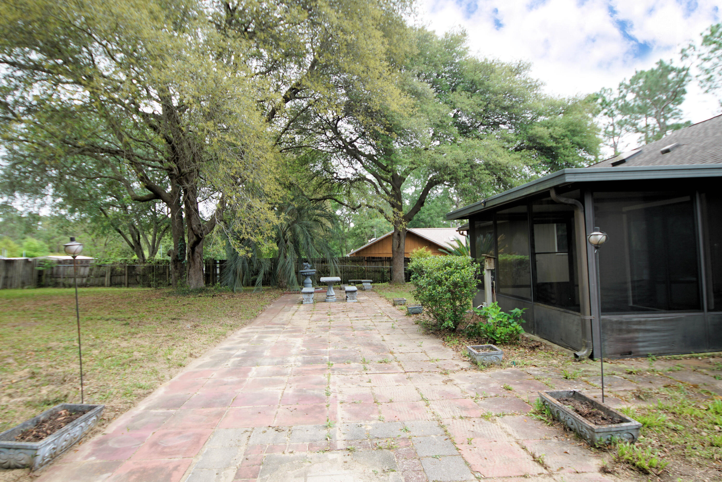 SHOAL CREEK MANOR - Residential