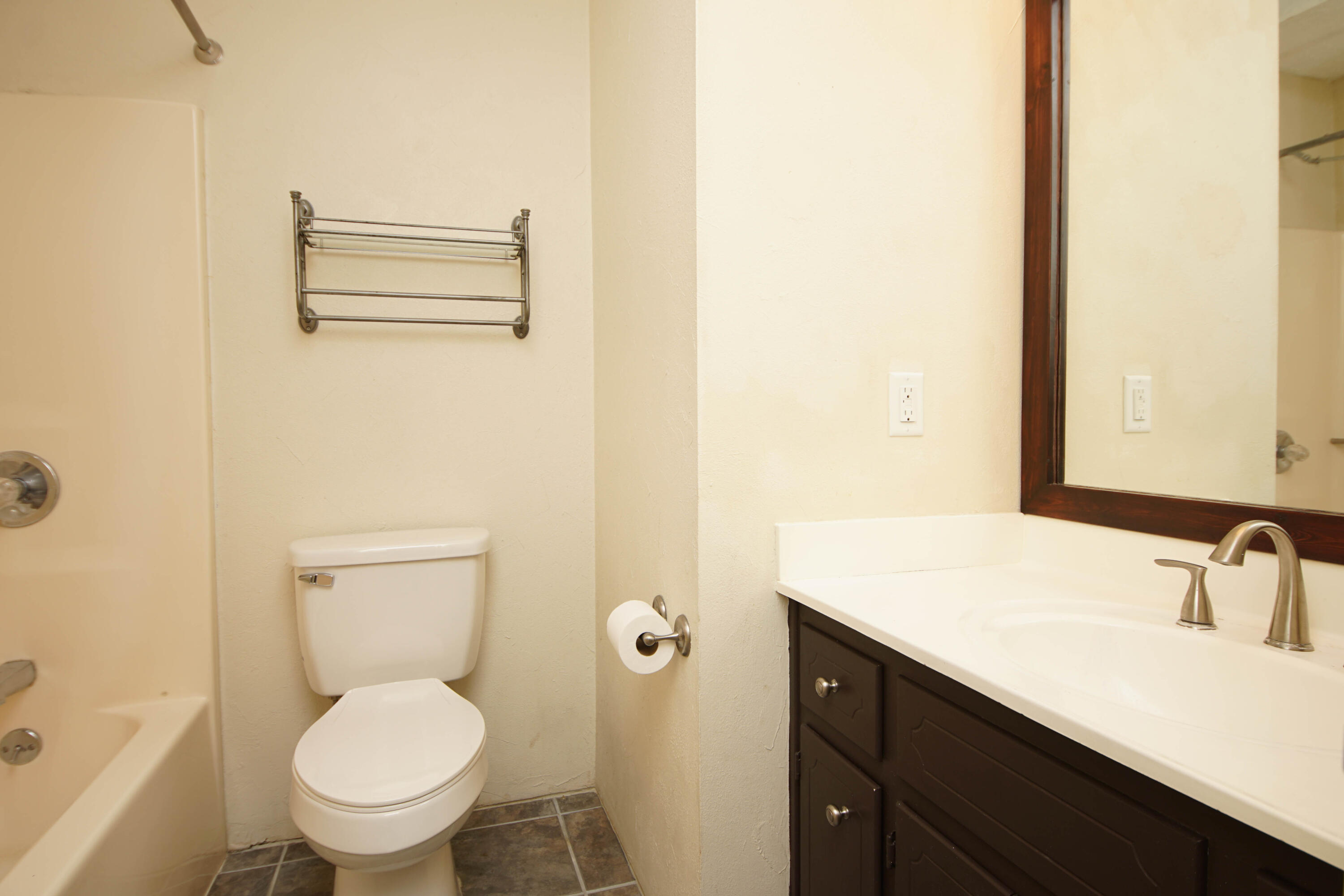 SHOAL CREEK MANOR - Residential