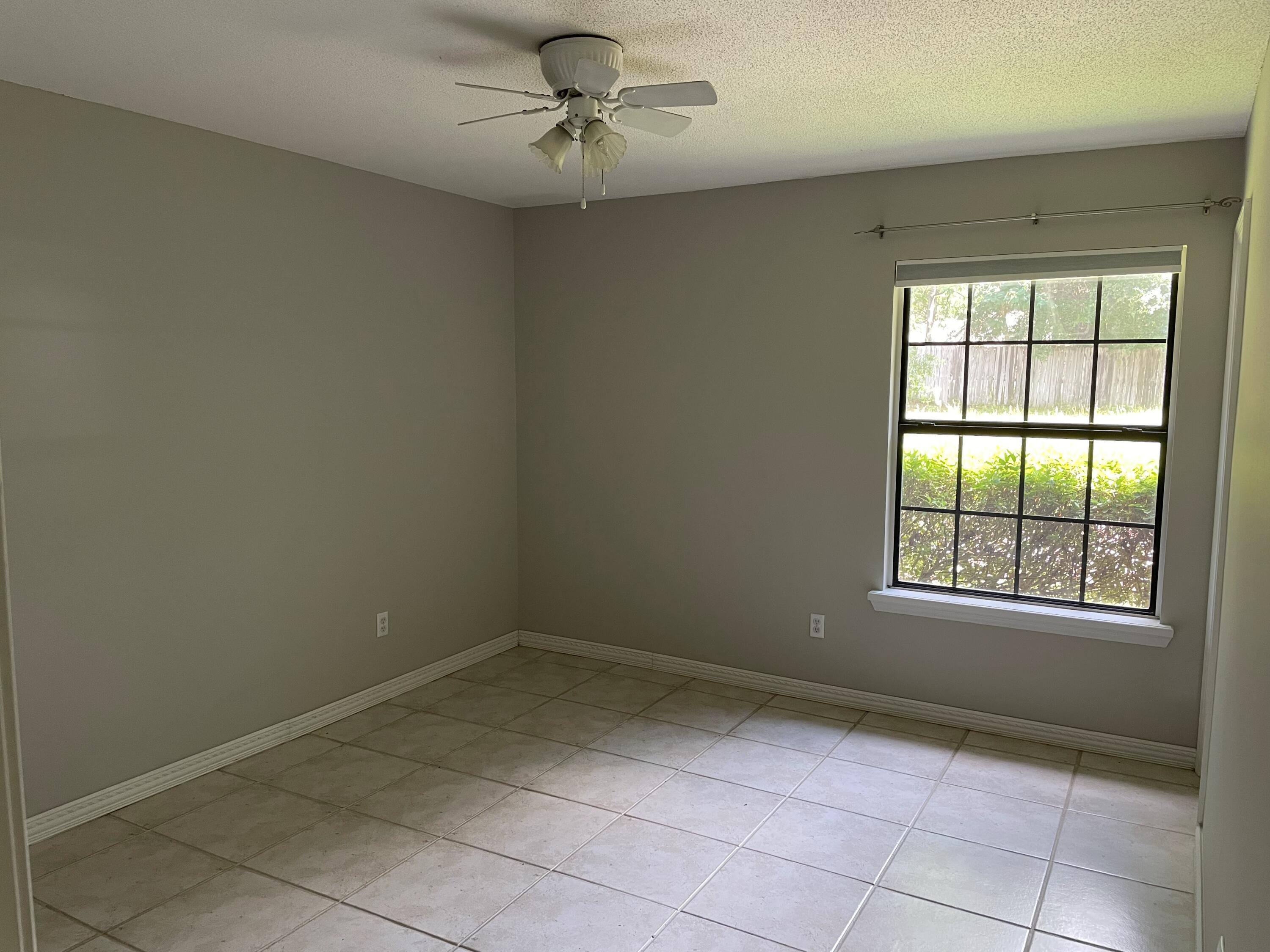 SHOAL CREEK MANOR - Residential