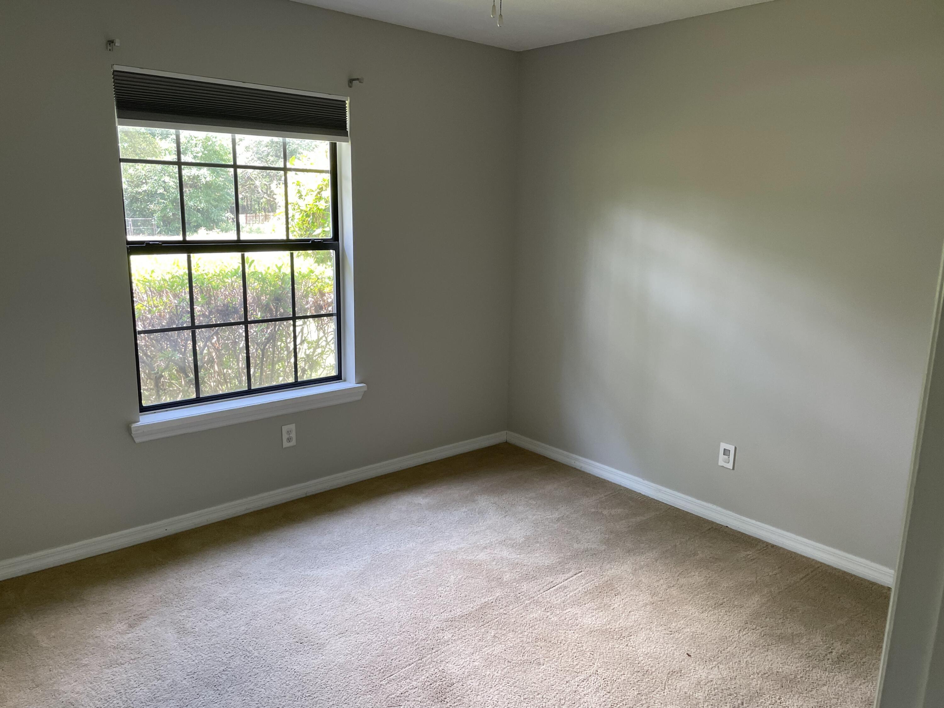 SHOAL CREEK MANOR - Residential