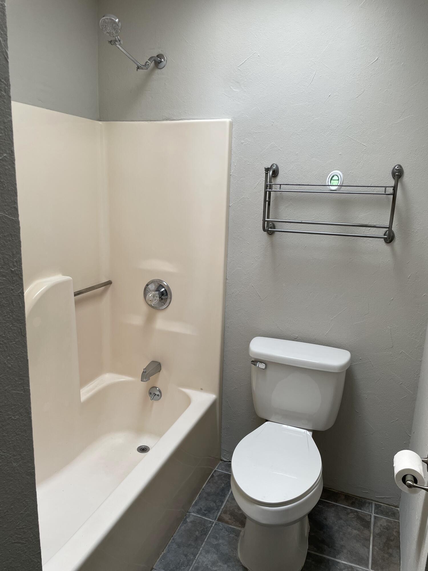 SHOAL CREEK MANOR - Residential