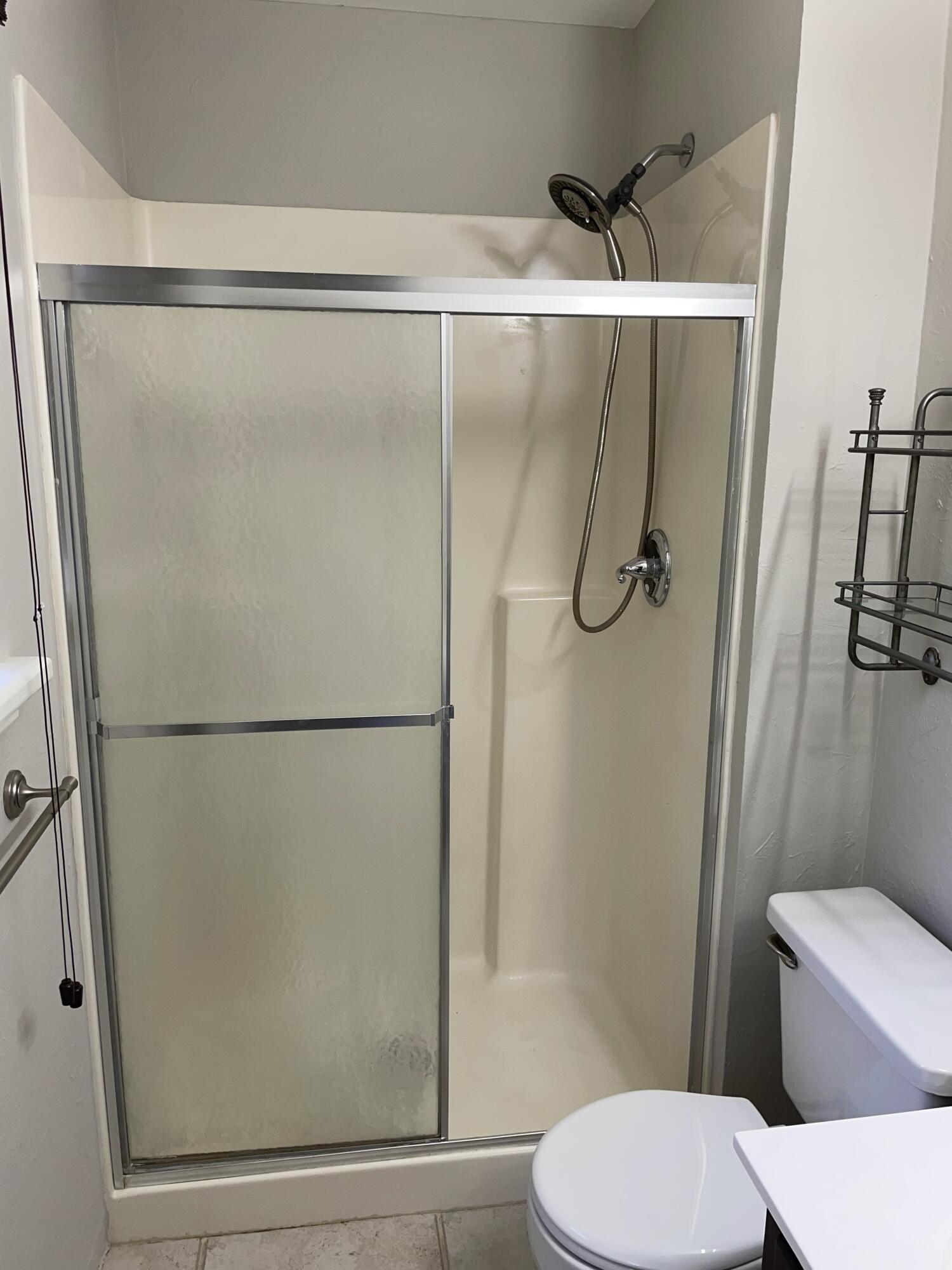 SHOAL CREEK MANOR - Residential