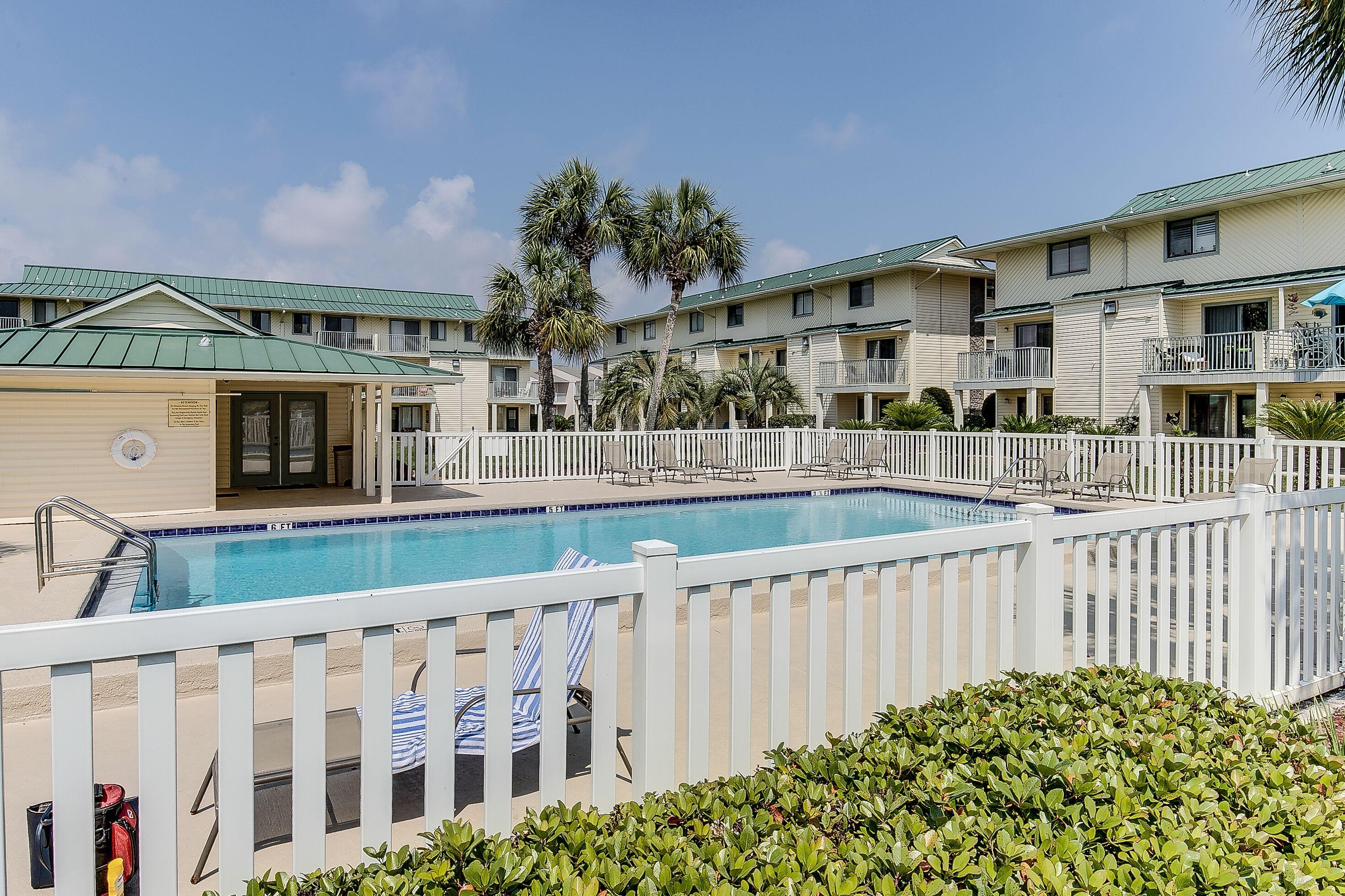 SANDPRINTS CONDO - Residential