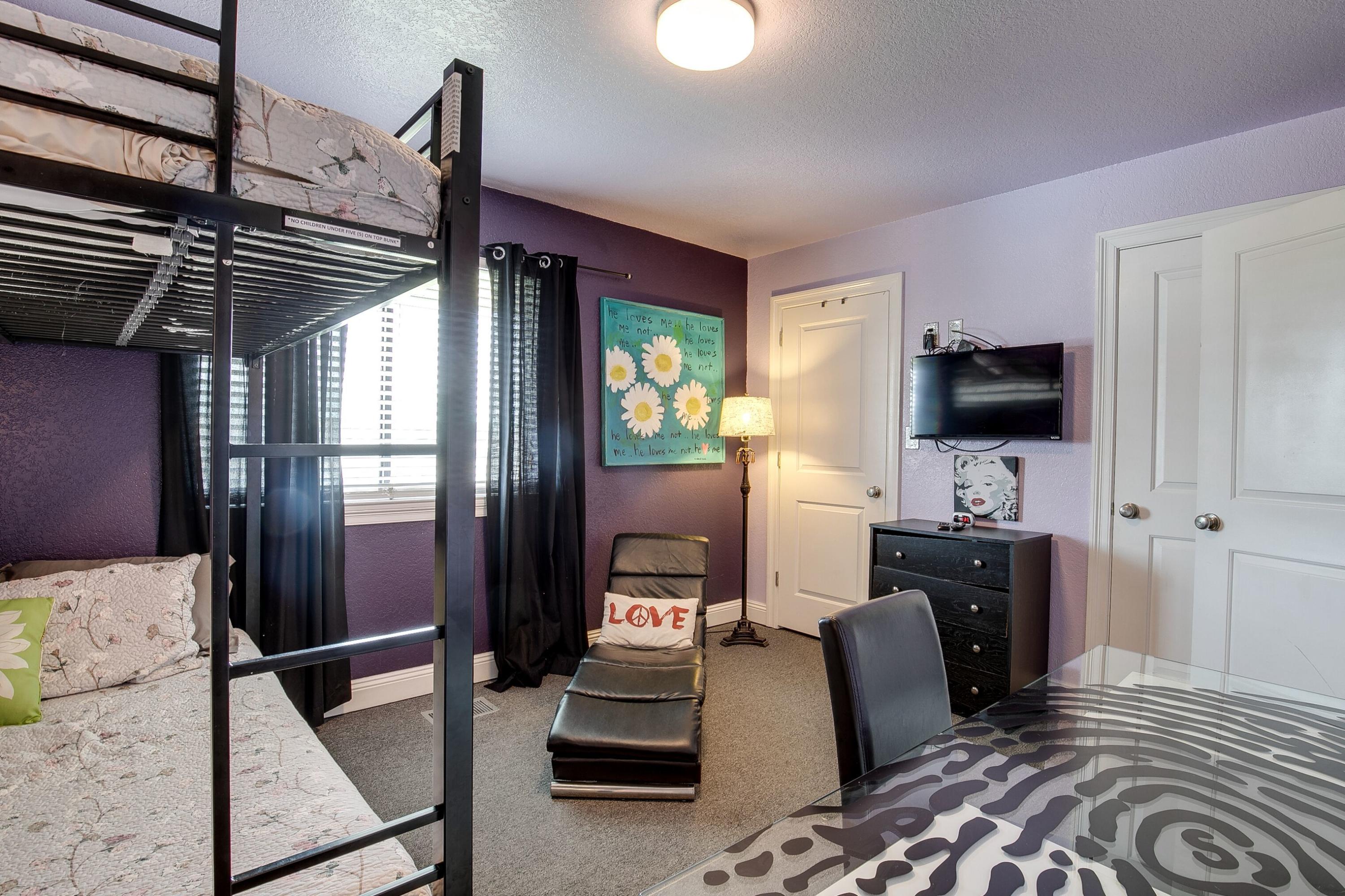 SANDPRINTS CONDO - Residential