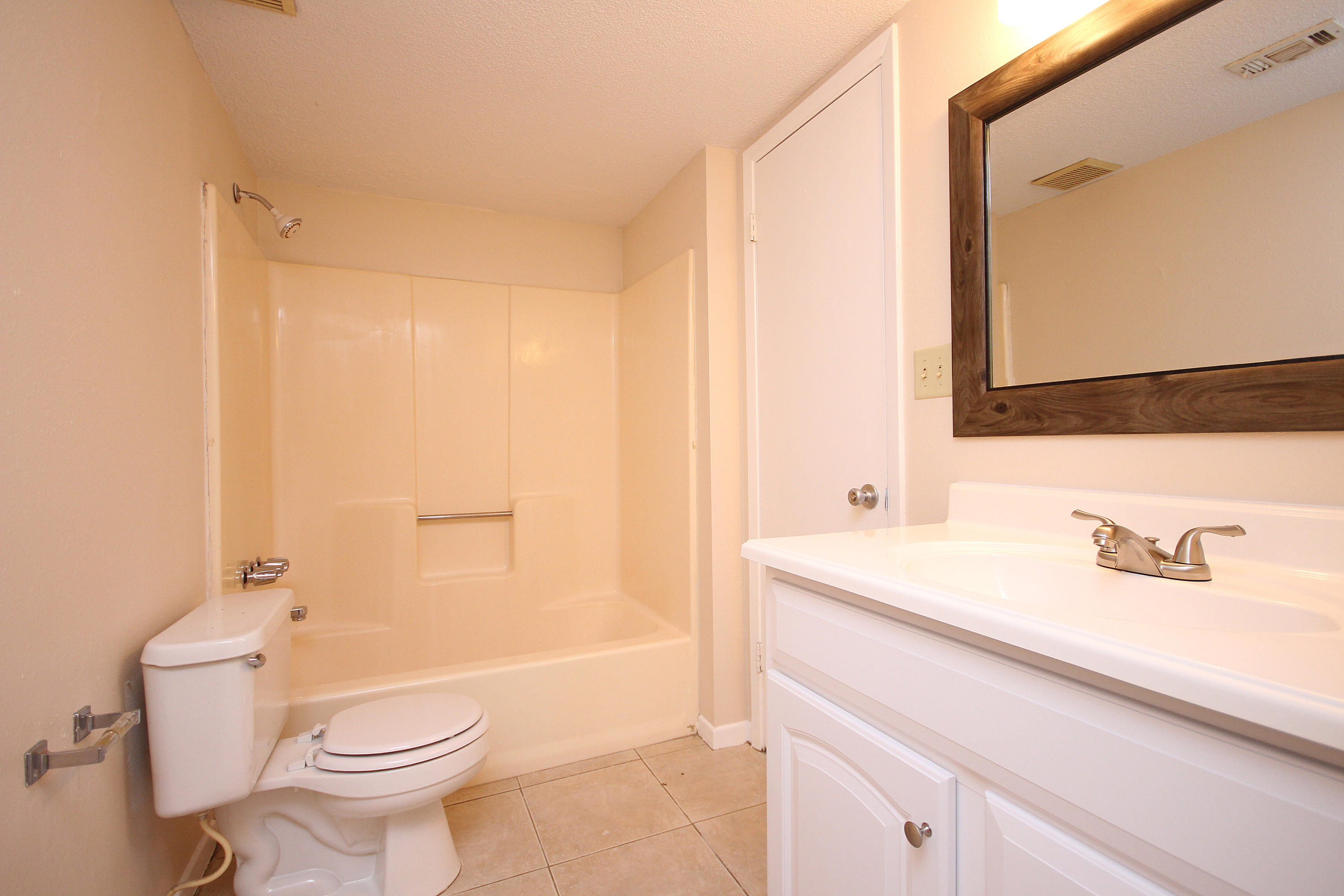 BELL-BROOK ESTATES - Residential Lease