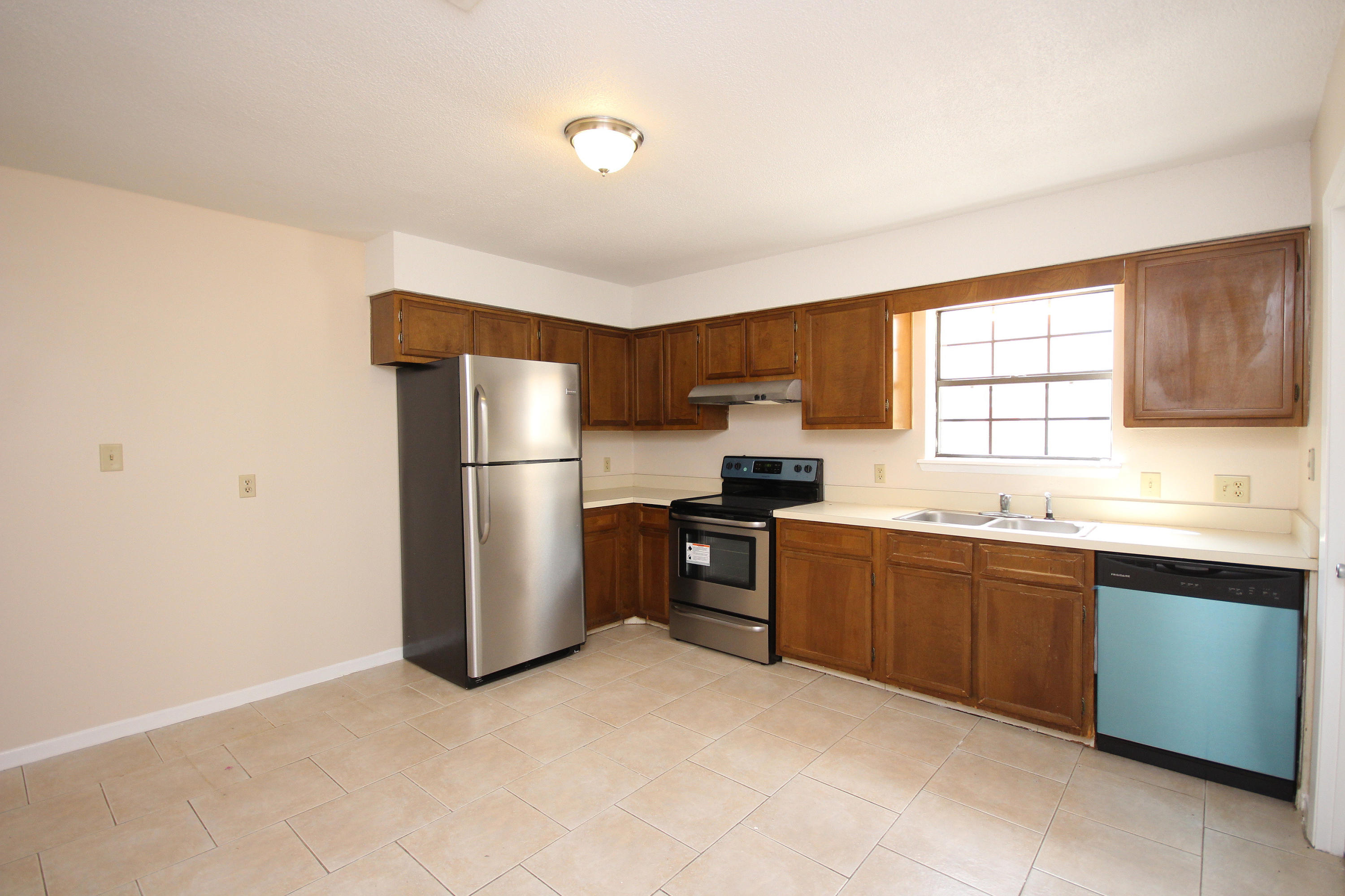 BELL-BROOK ESTATES - Residential Lease