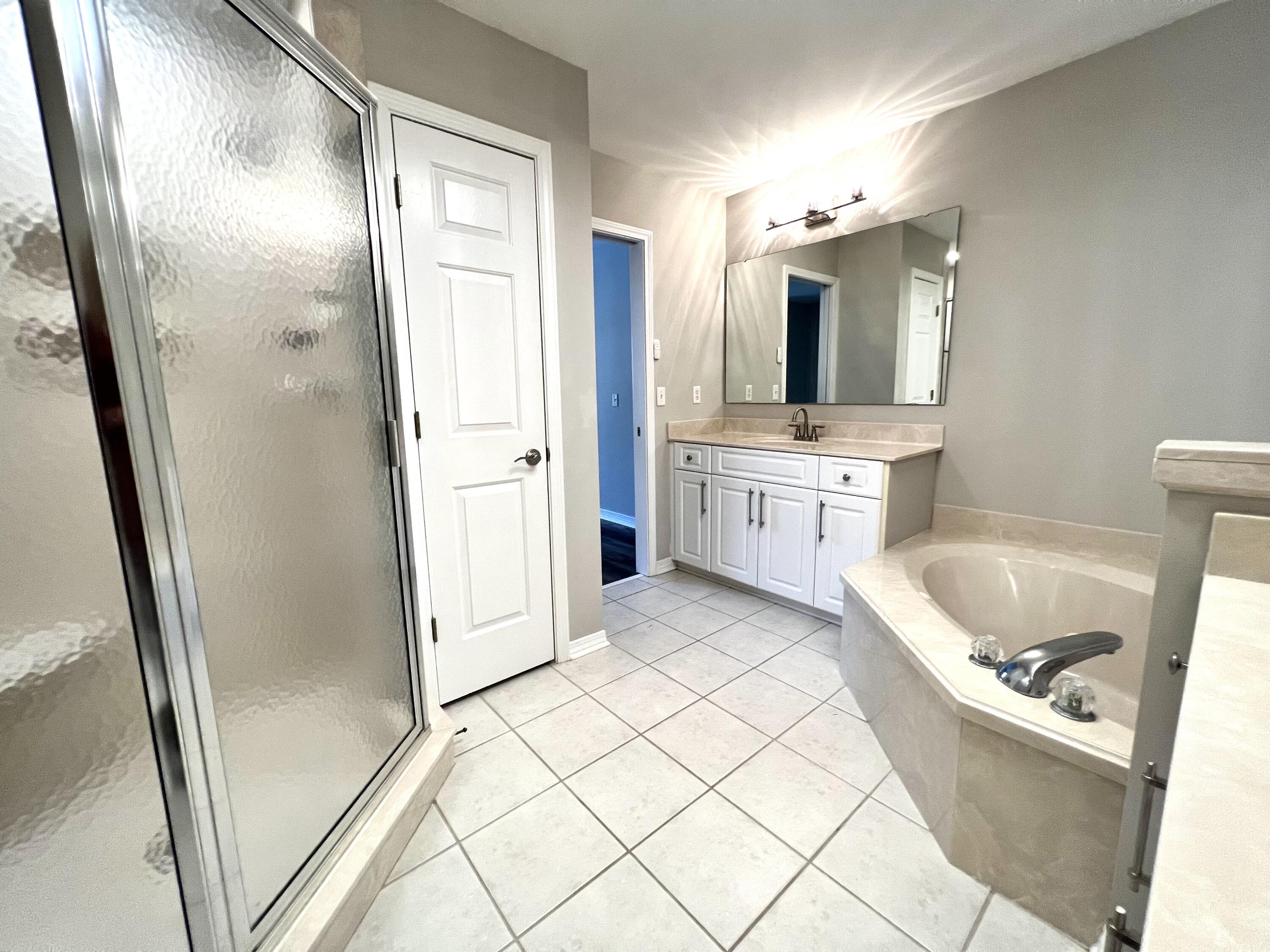 REFLECTIONS AT BLUEWATER BAY T/H - Residential Lease