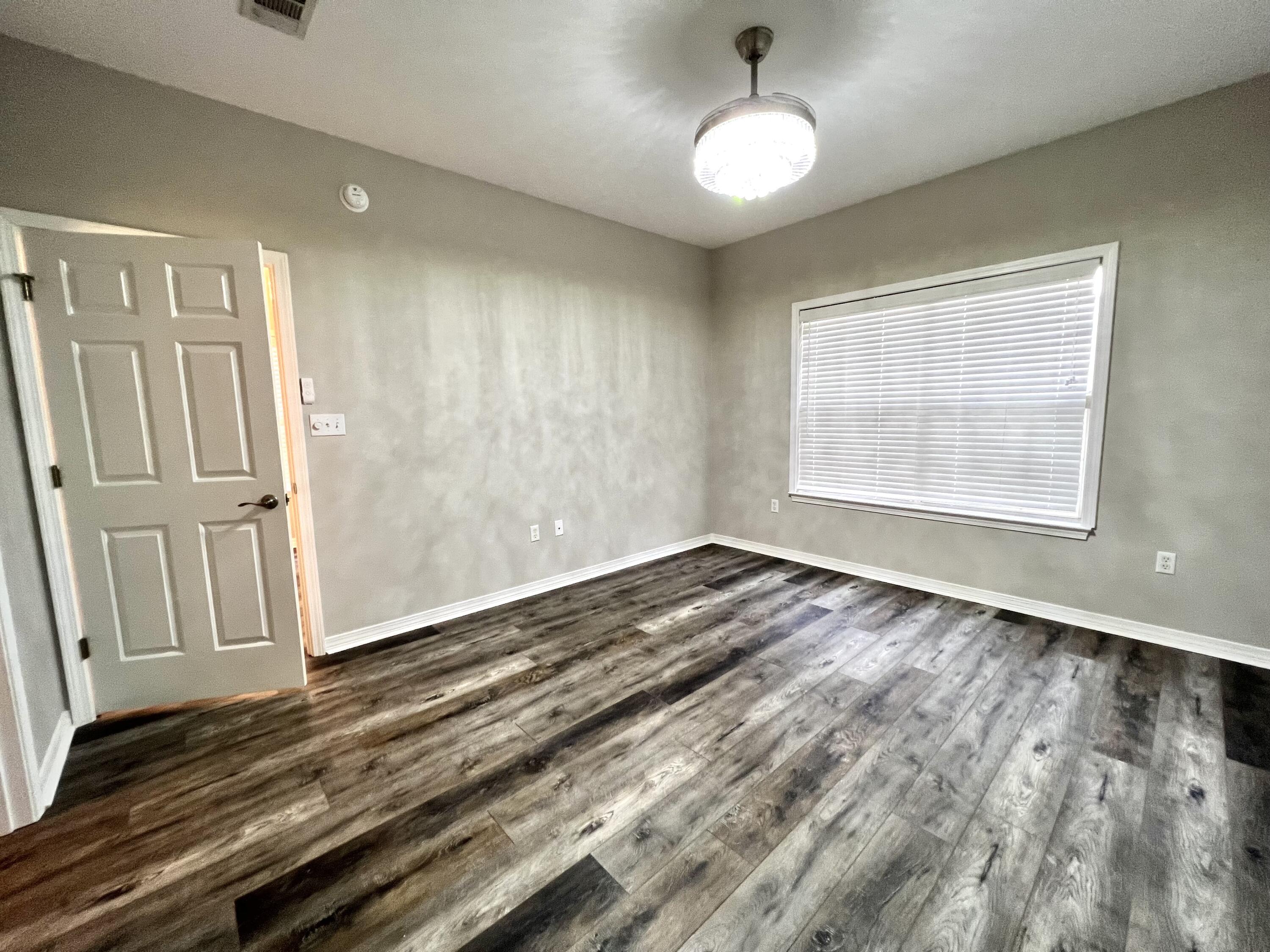 REFLECTIONS AT BLUEWATER BAY T/H - Residential Lease