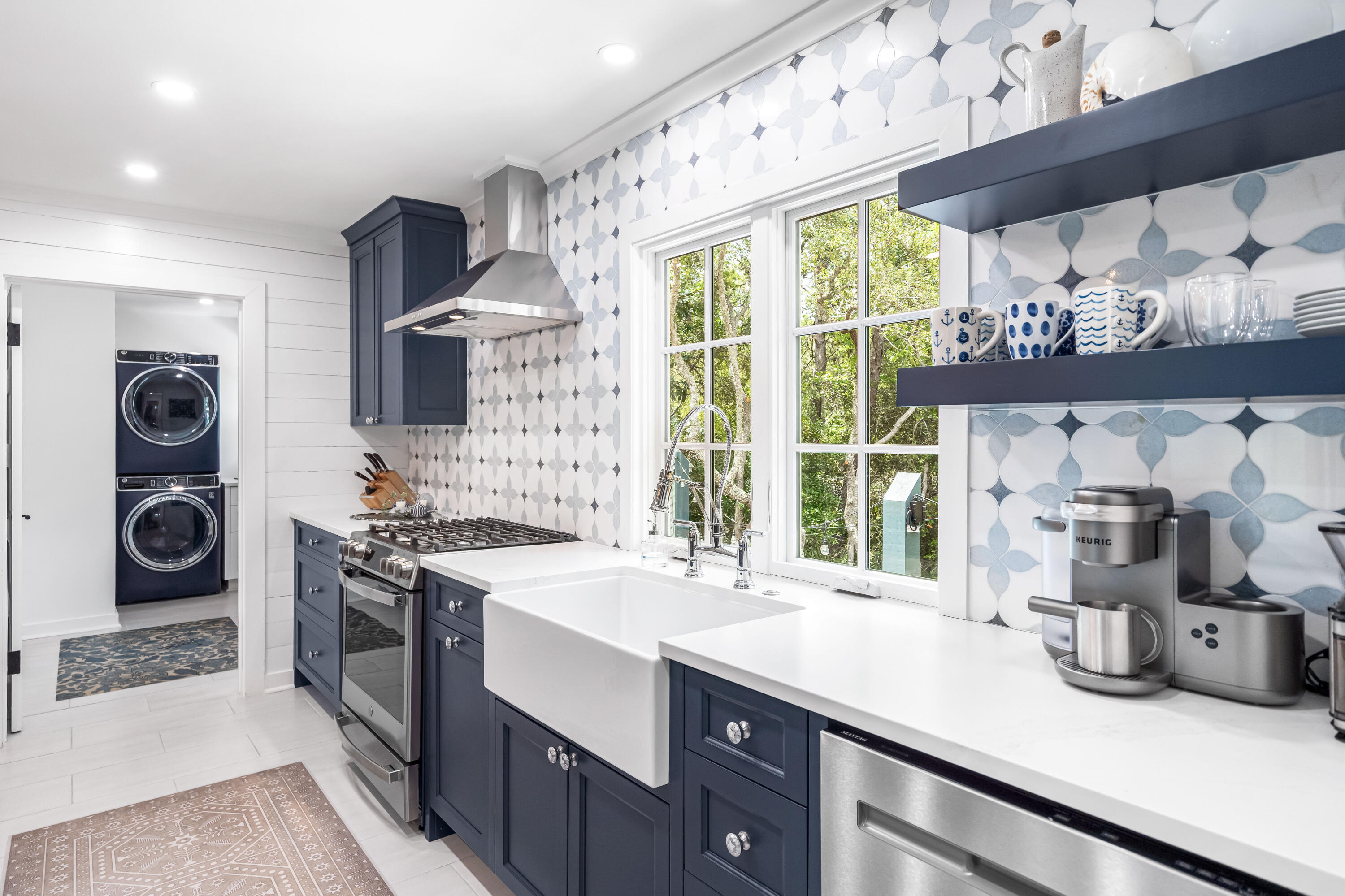 SEAGROVE VILLAGE 6TH ADD - Residential