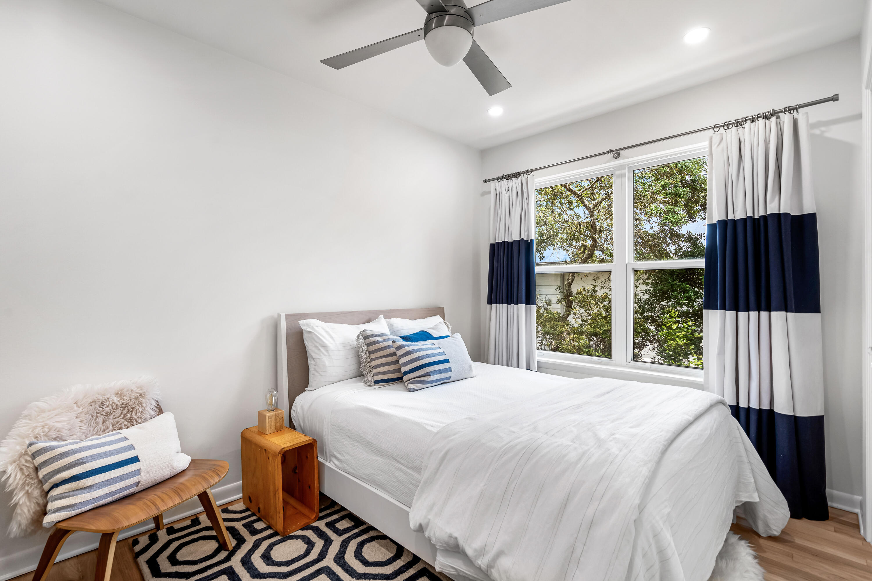 SEAGROVE VILLAGE 6TH ADD - Residential