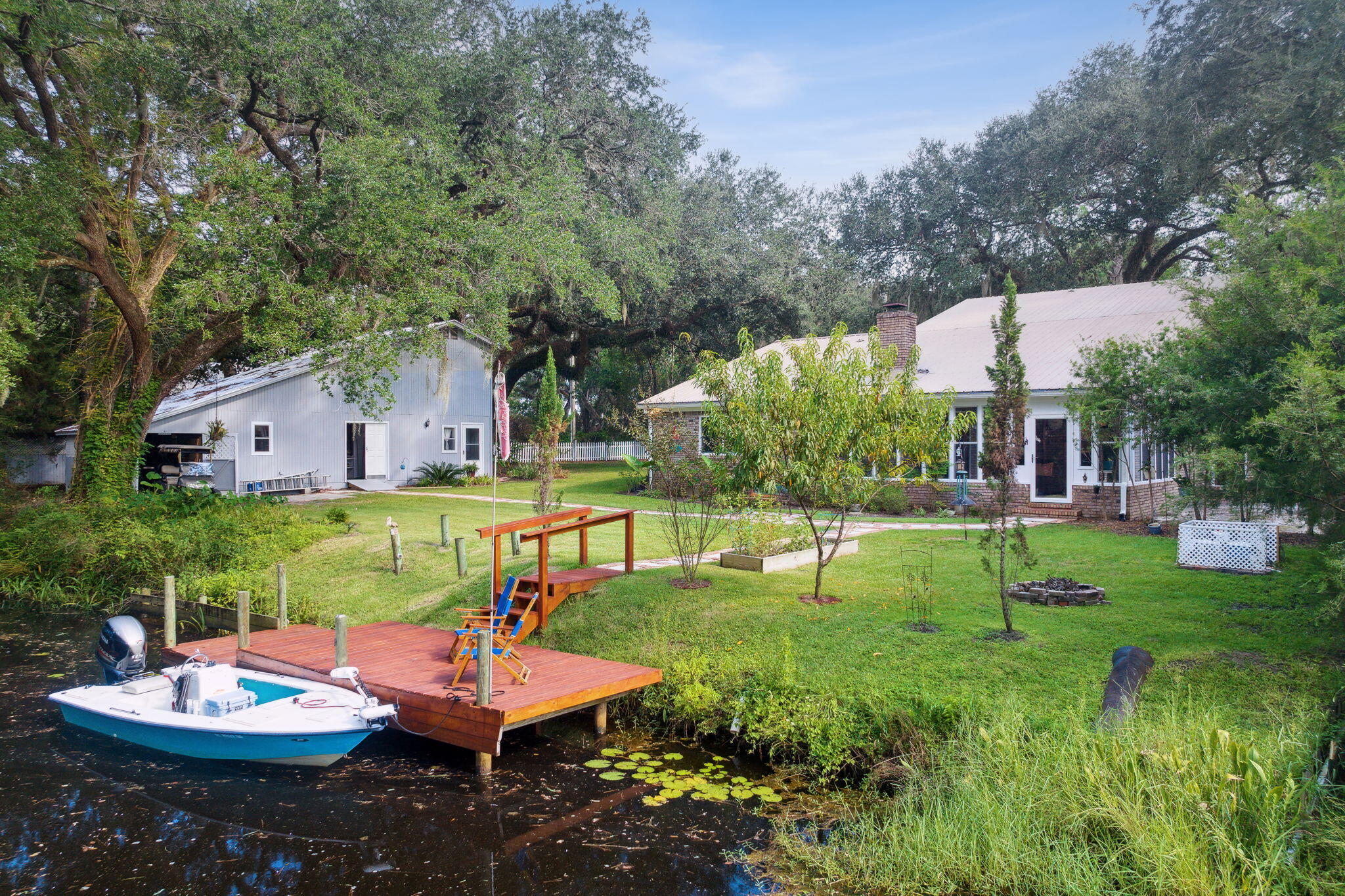 PITTS BAY SHORE - Residential