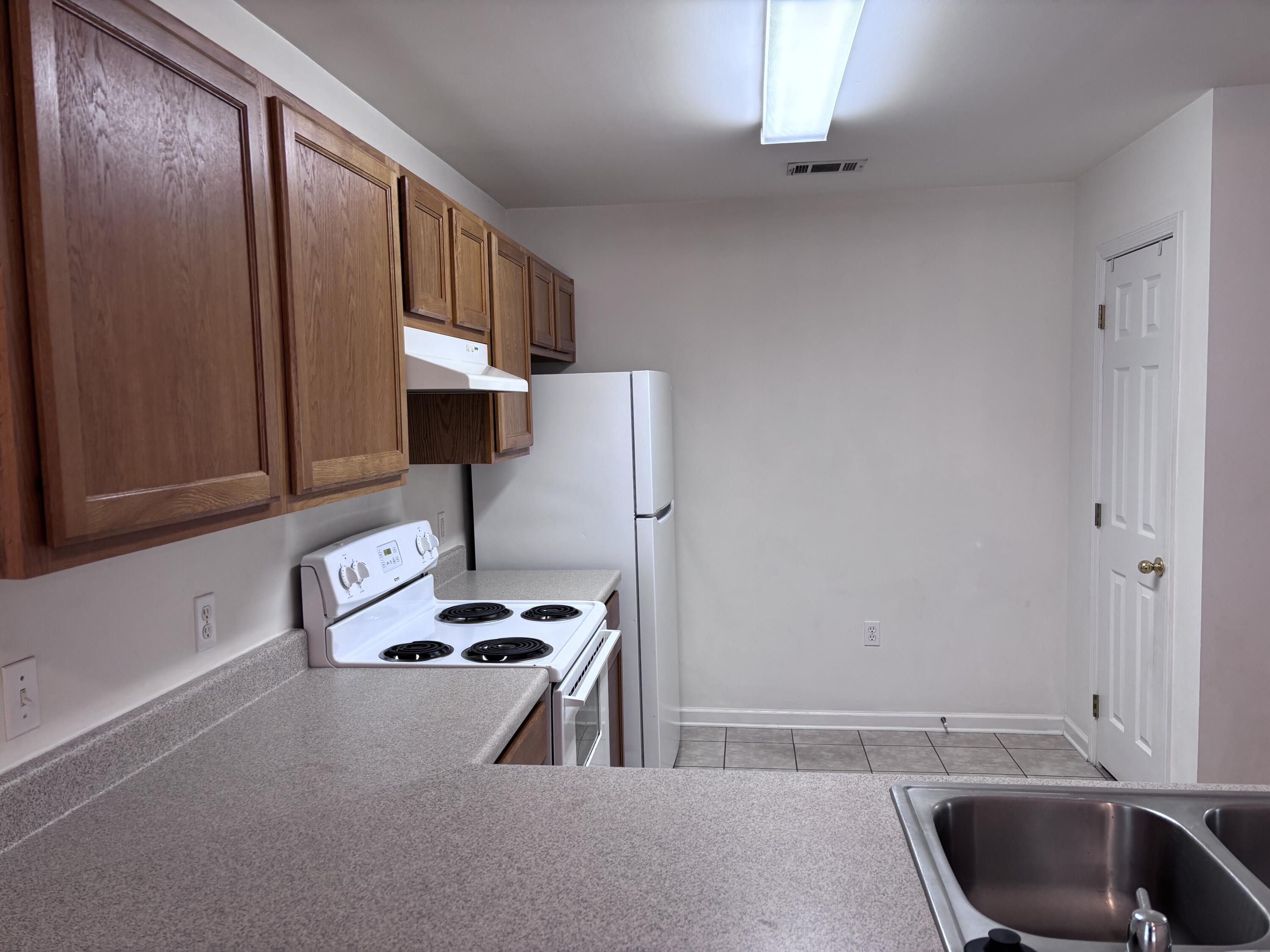 PORT DIXIE - Residential Lease