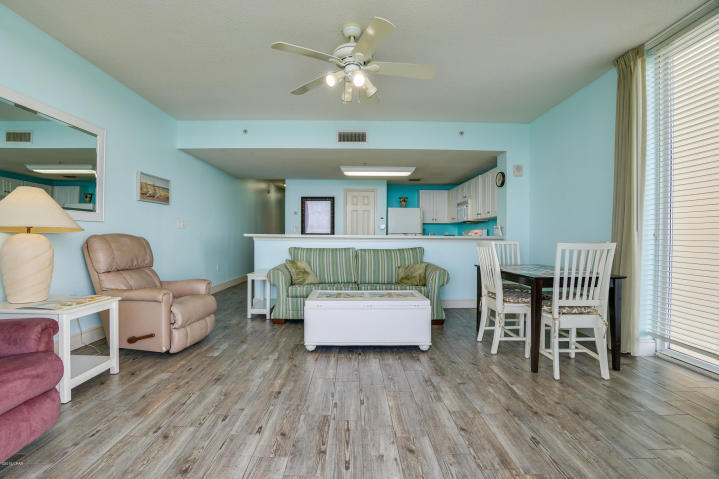 MAJESTIC BEACH TOWERS I - Residential