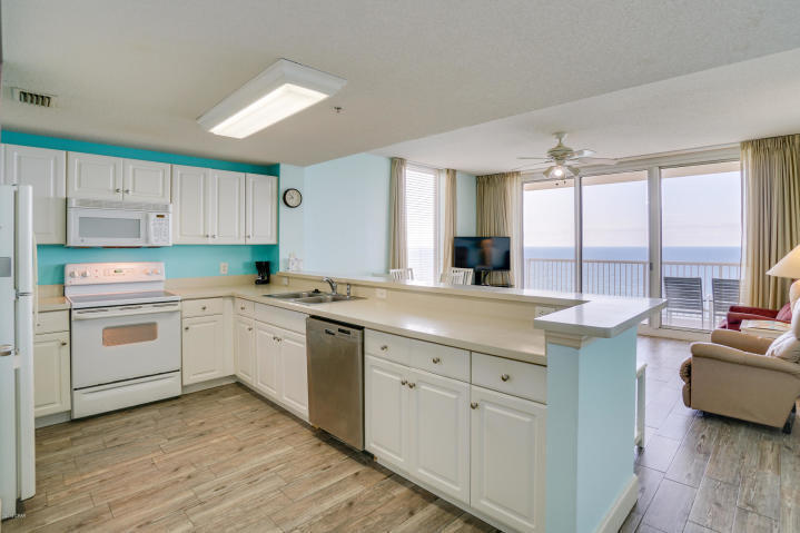 MAJESTIC BEACH TOWERS I - Residential