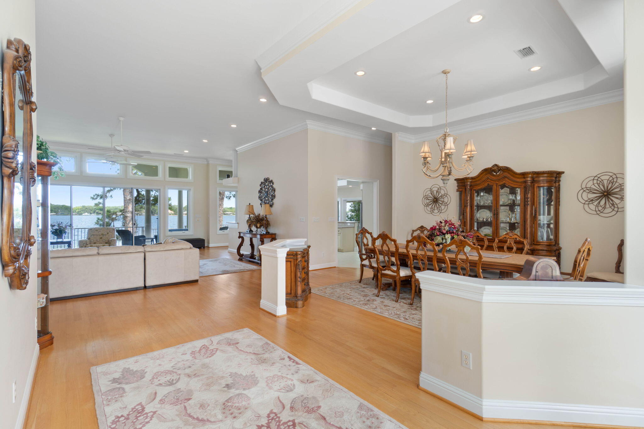 PARADISE POINT - Residential