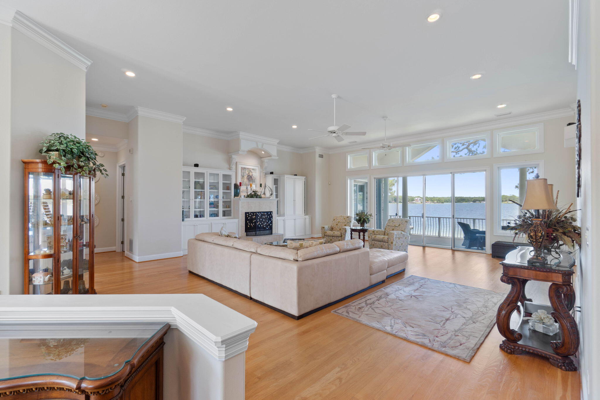 PARADISE POINT - Residential