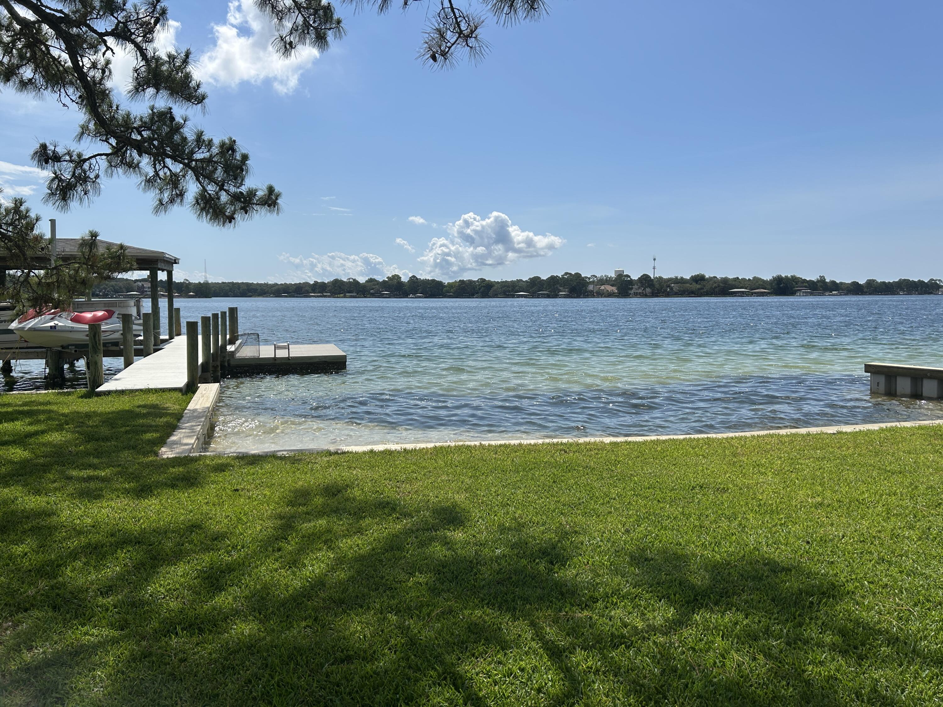 PARADISE POINT - Residential