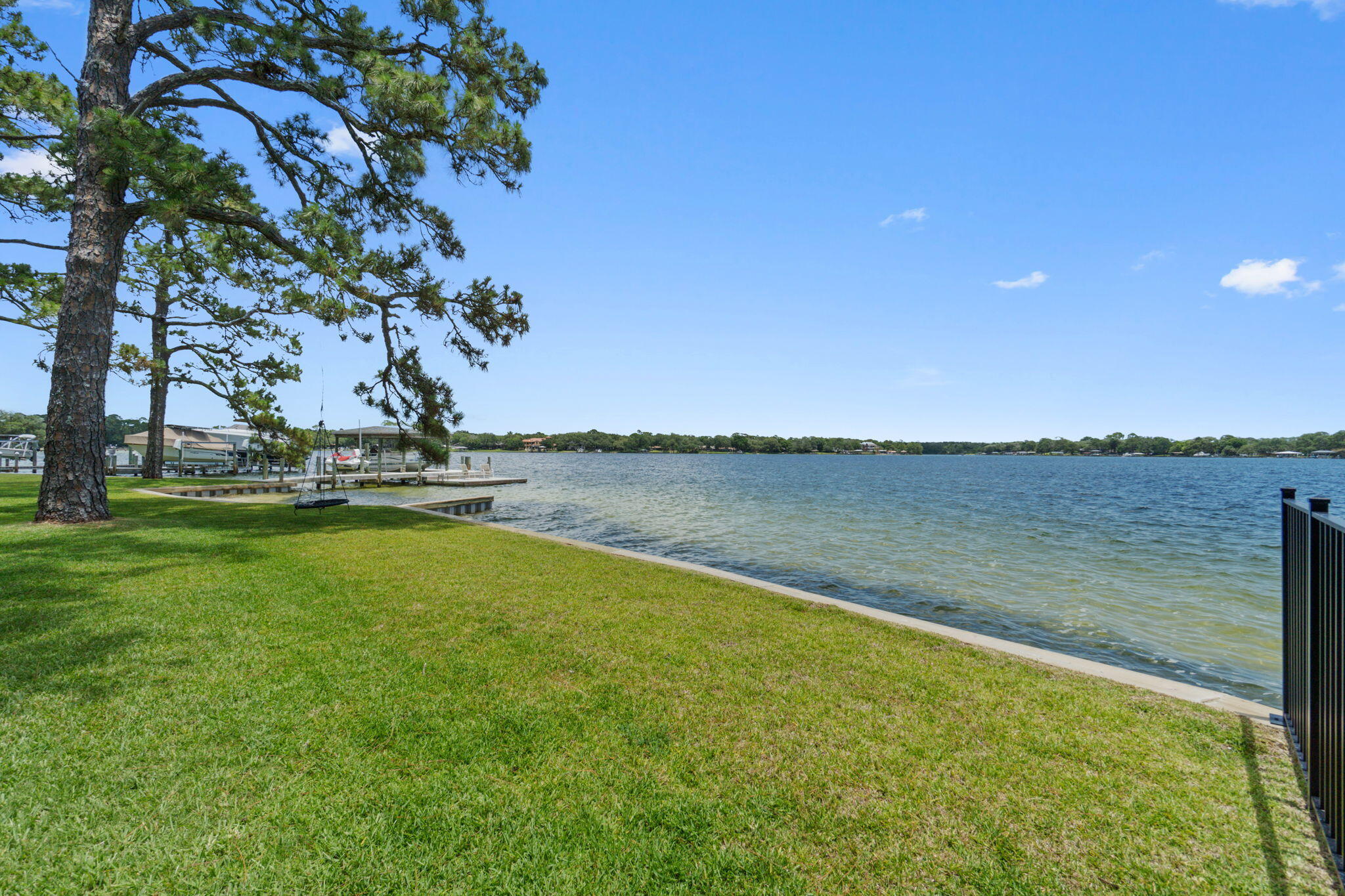 23 Paradise Point Road