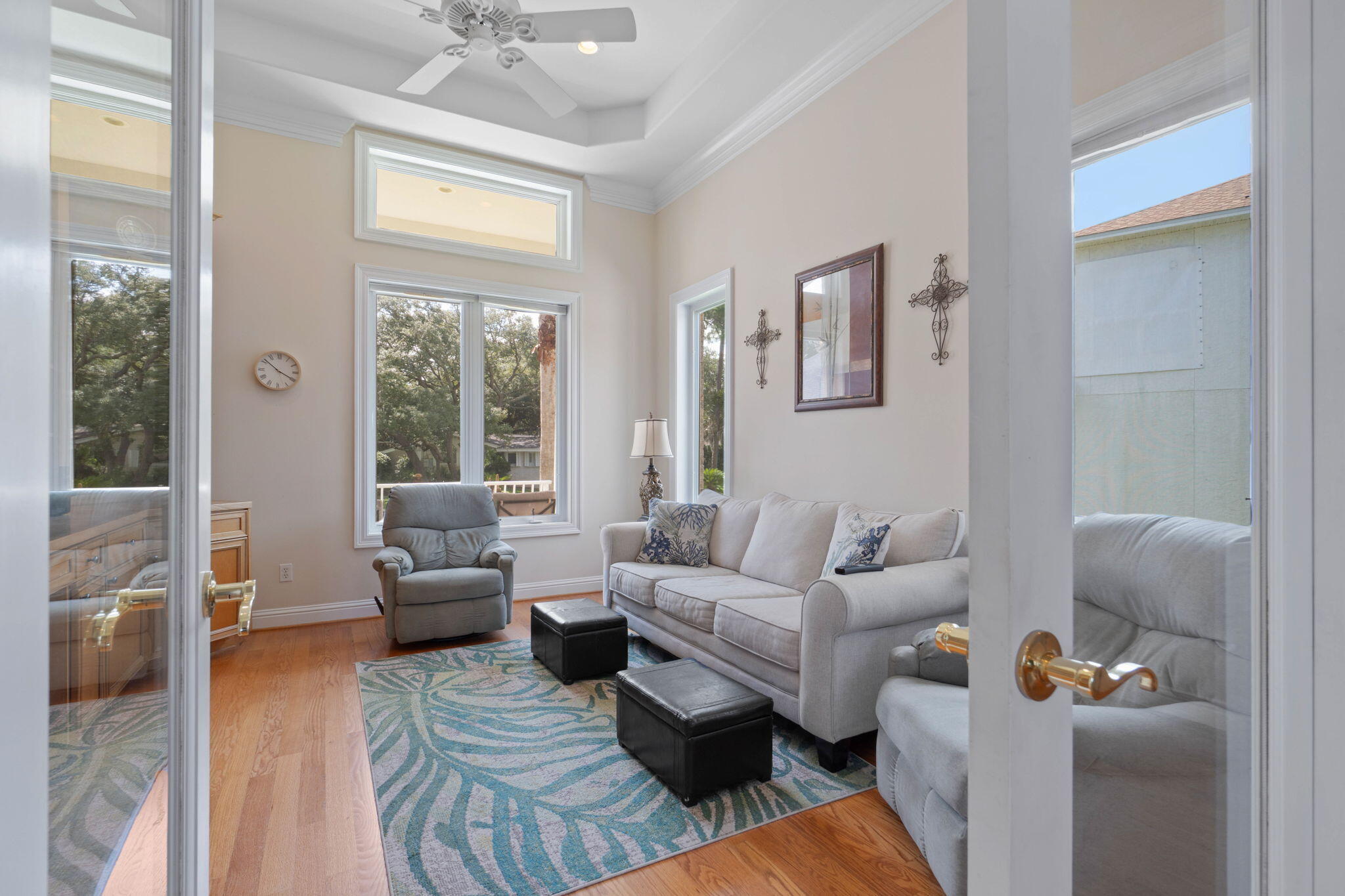 PARADISE POINT - Residential
