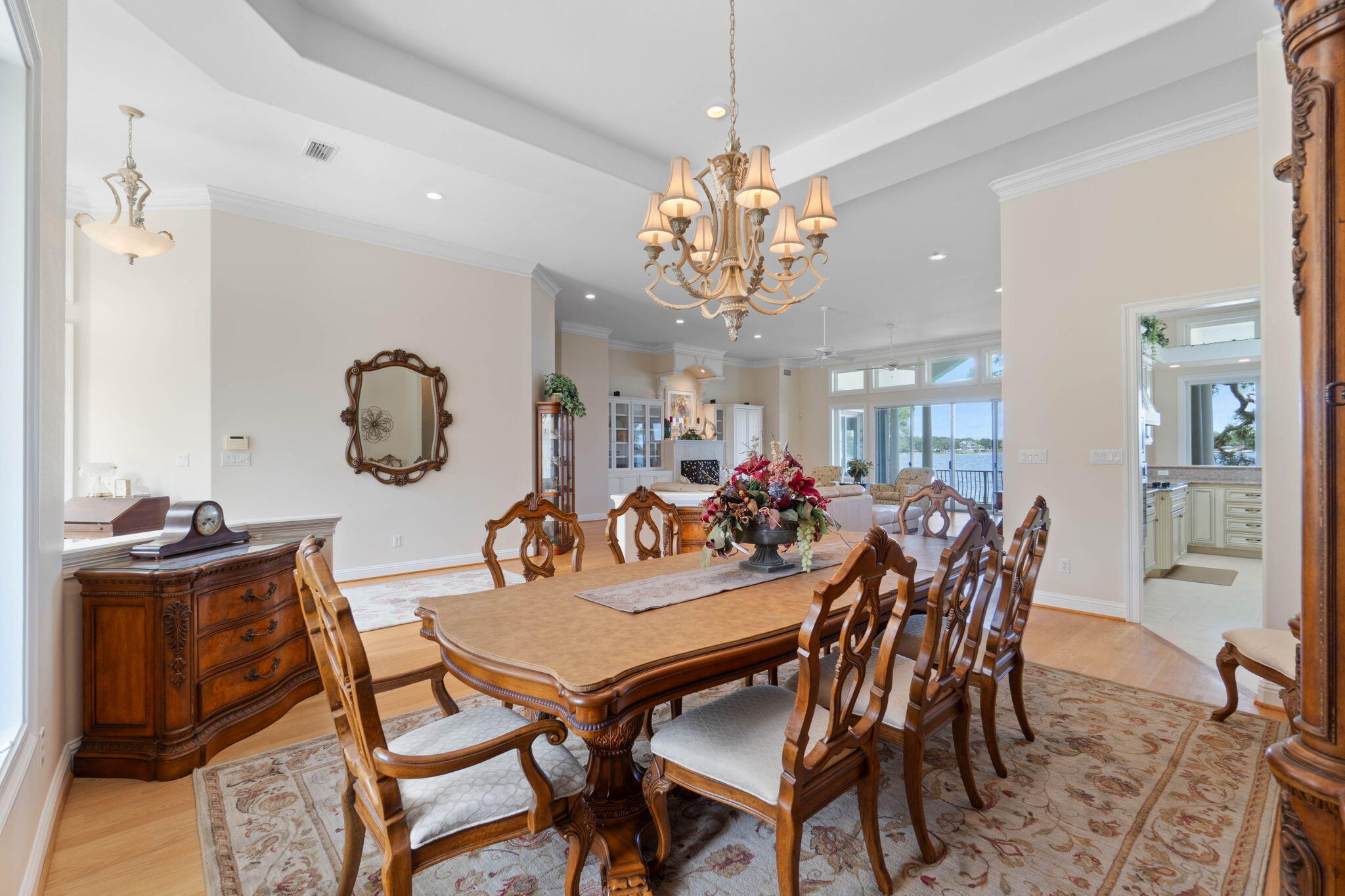 PARADISE POINT - Residential