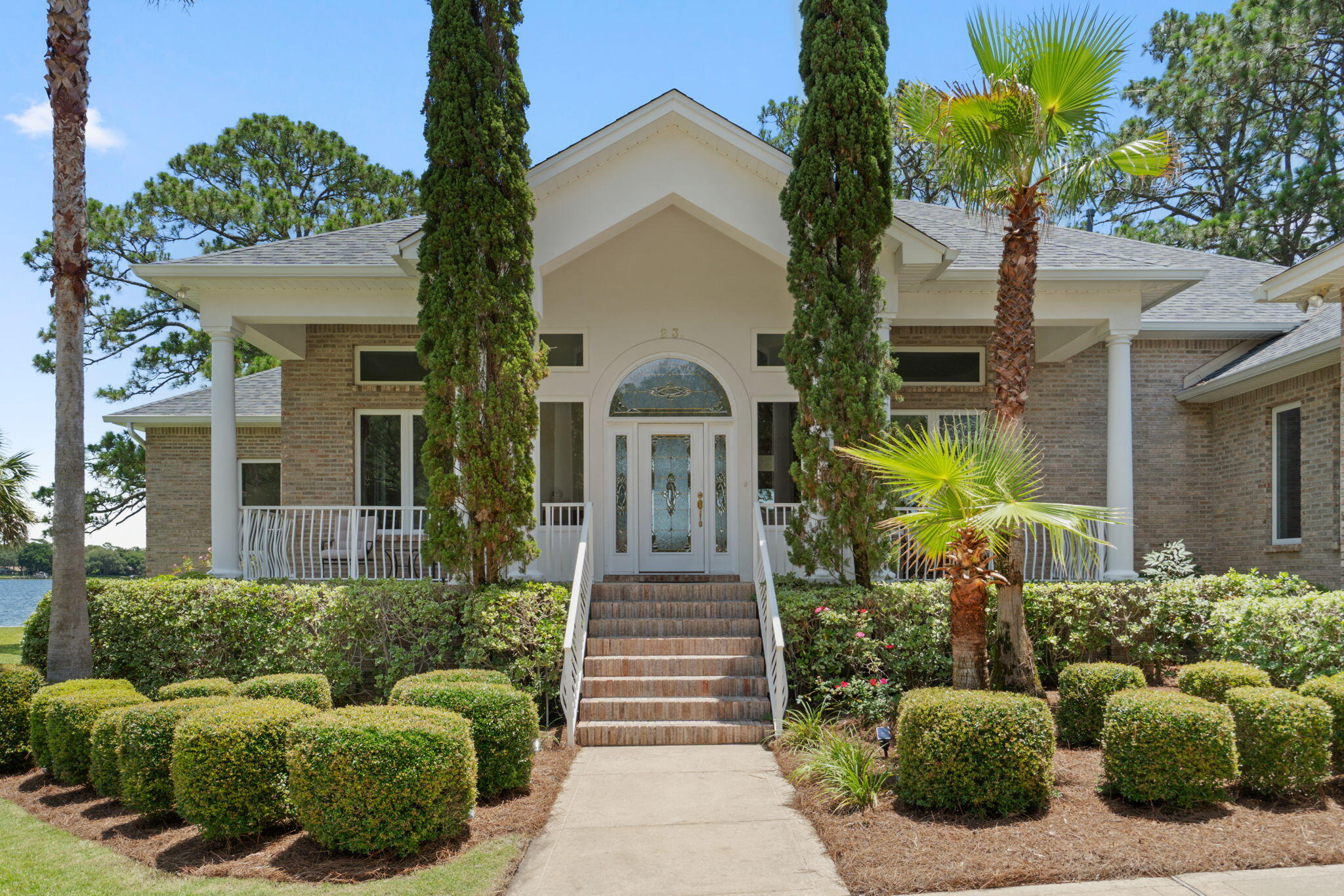 PARADISE POINT - Residential