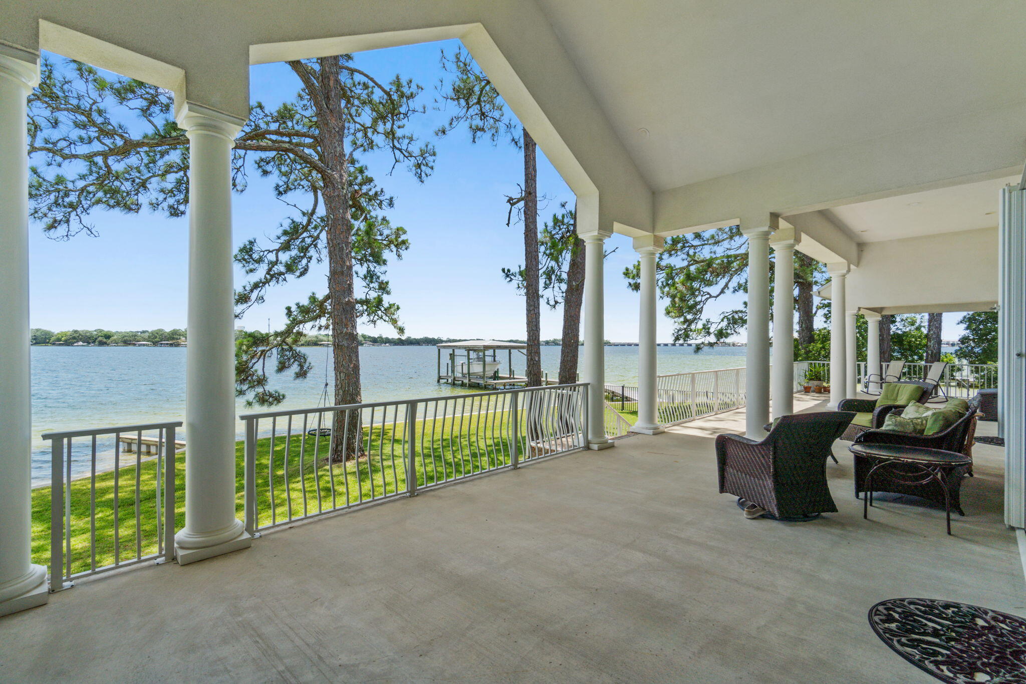 23 Paradise Point Road