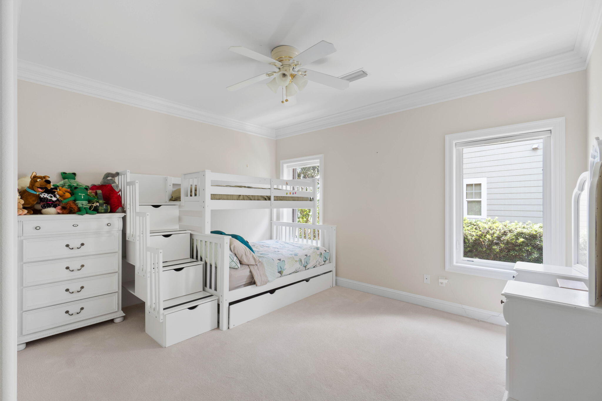 PARADISE POINT - Residential