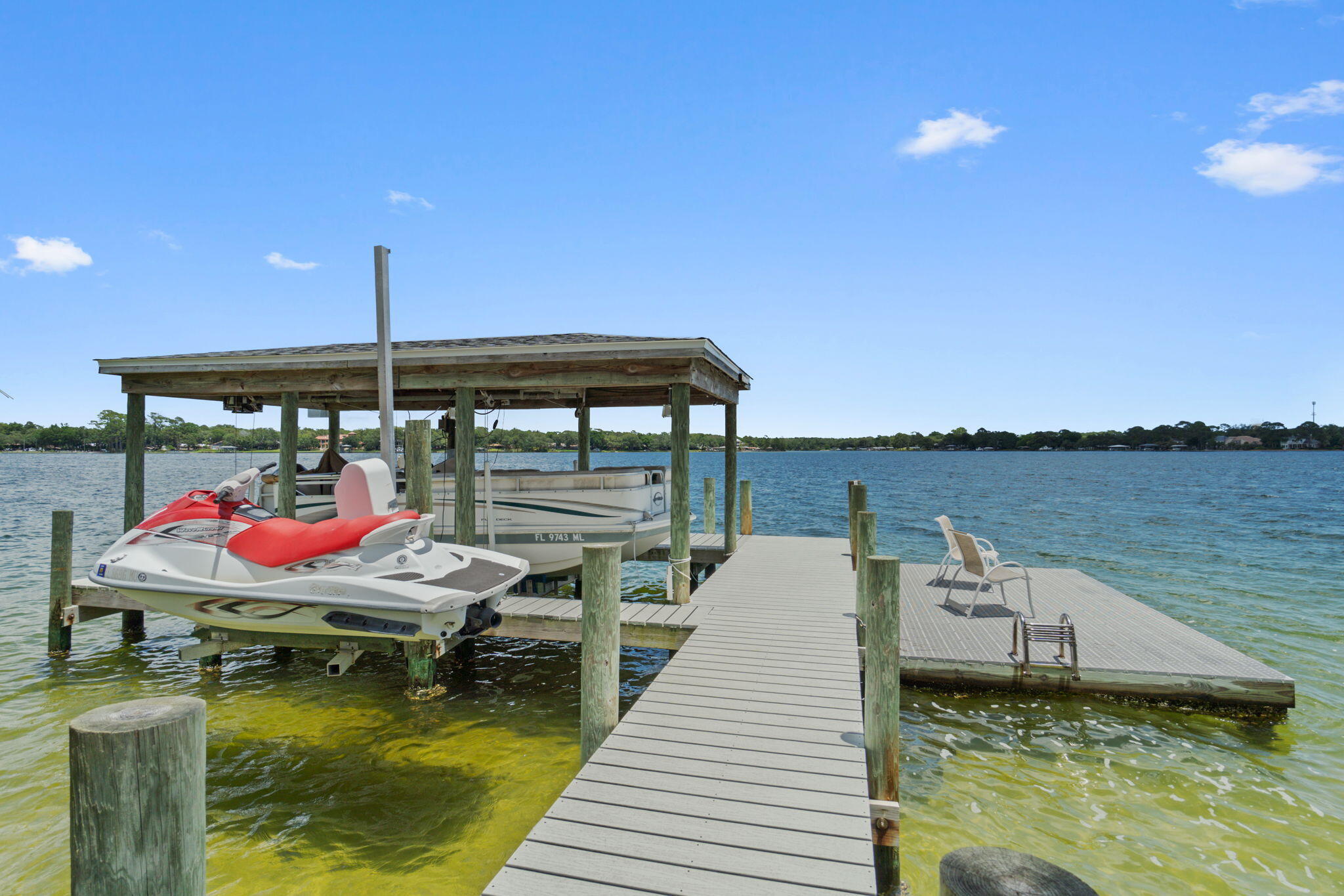 PARADISE POINT - Residential