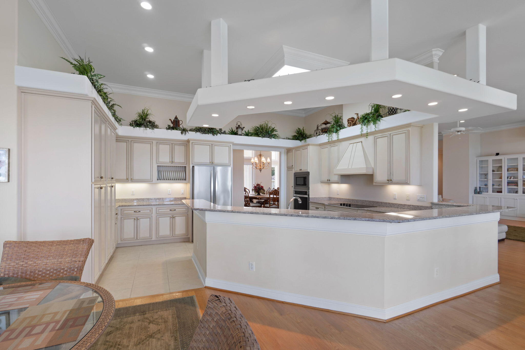 PARADISE POINT - Residential