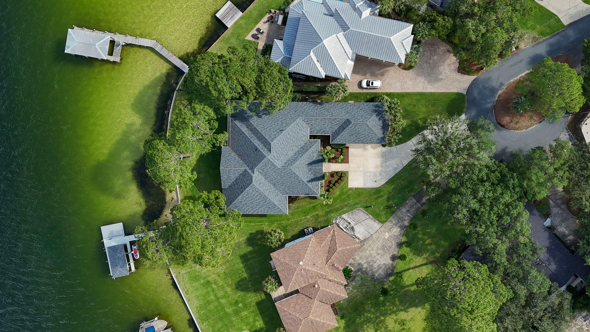 PARADISE POINT - Residential