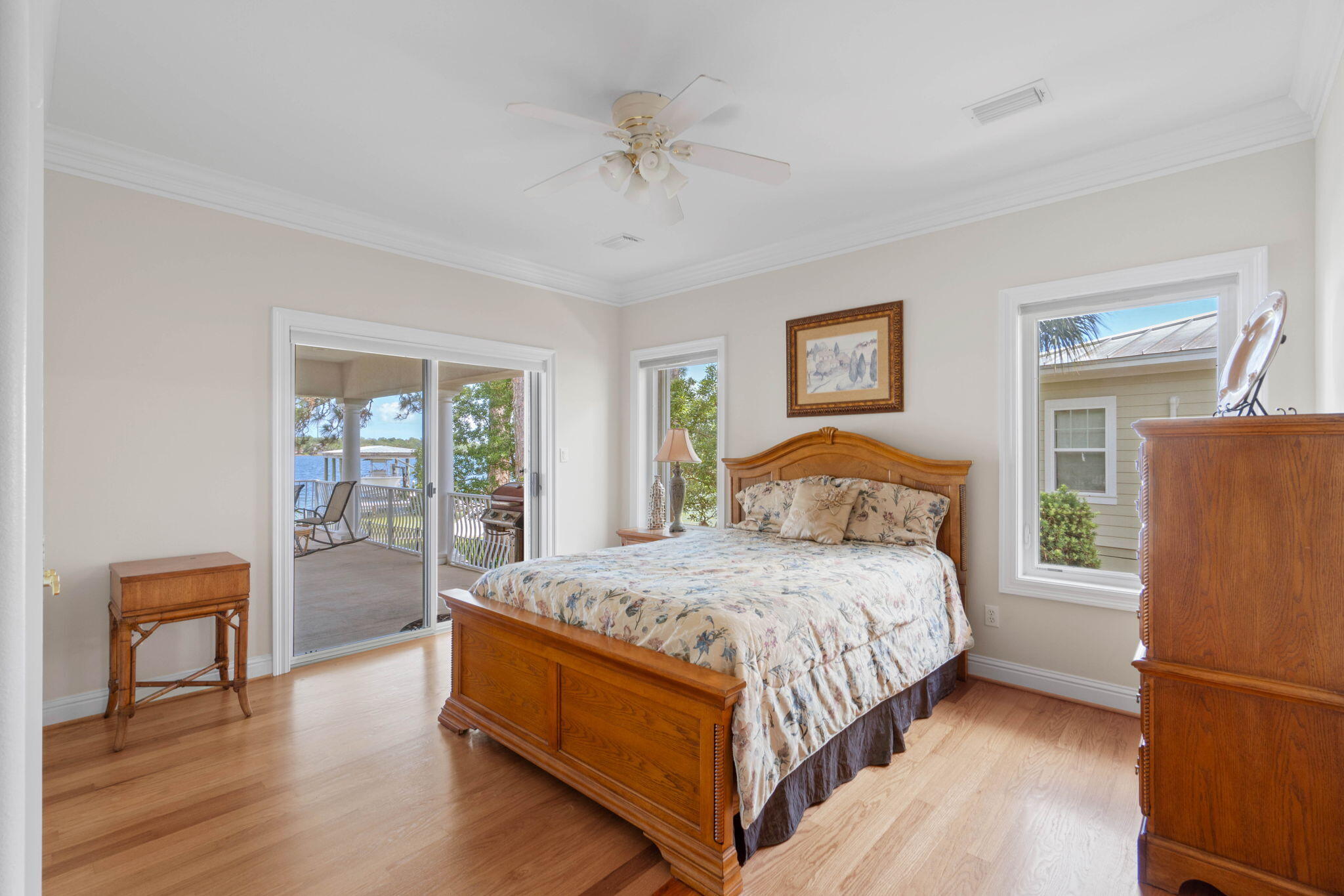 PARADISE POINT - Residential
