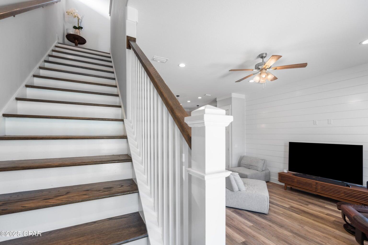 LAGUNA BEACH - Residential