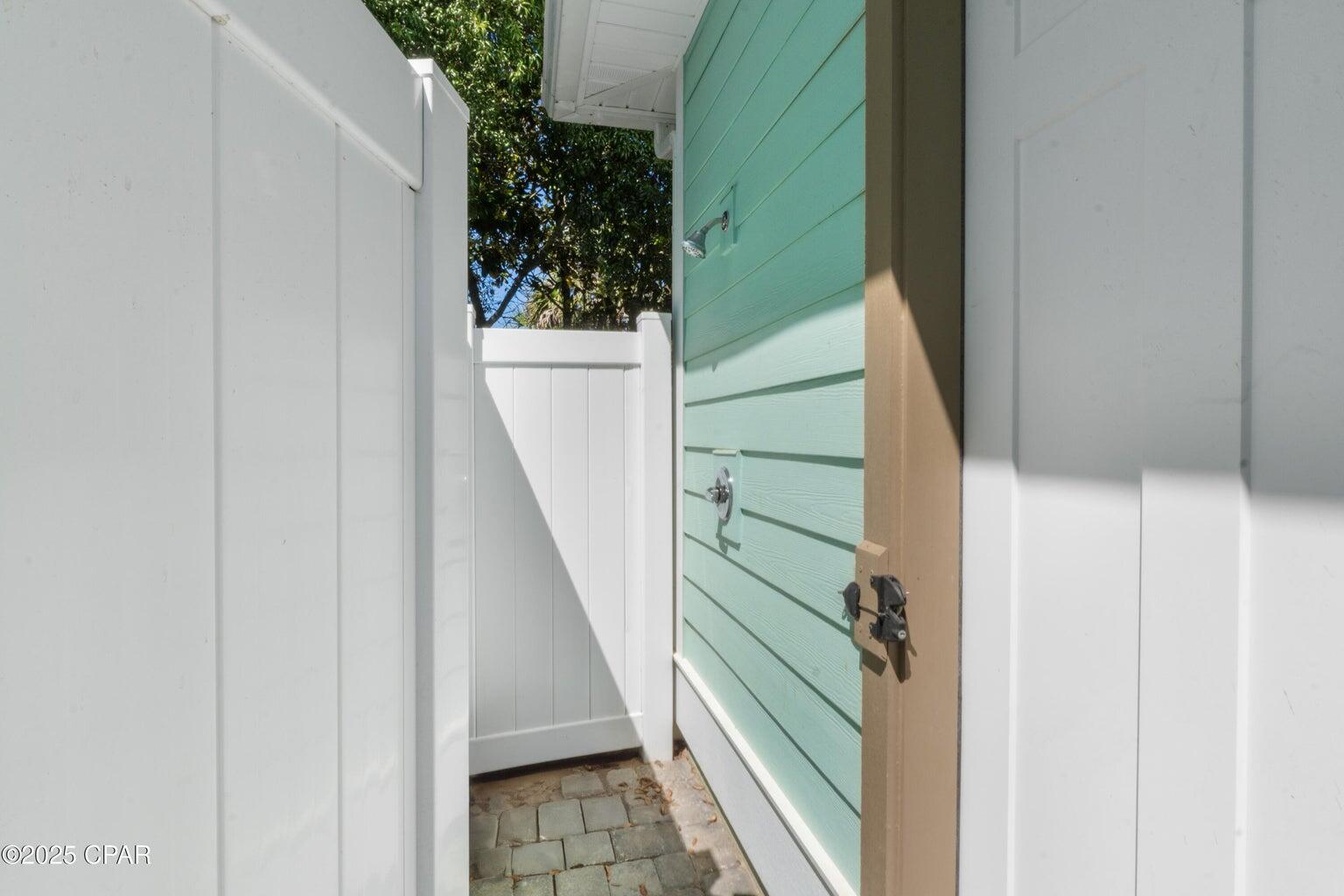 LAGUNA BEACH - Residential