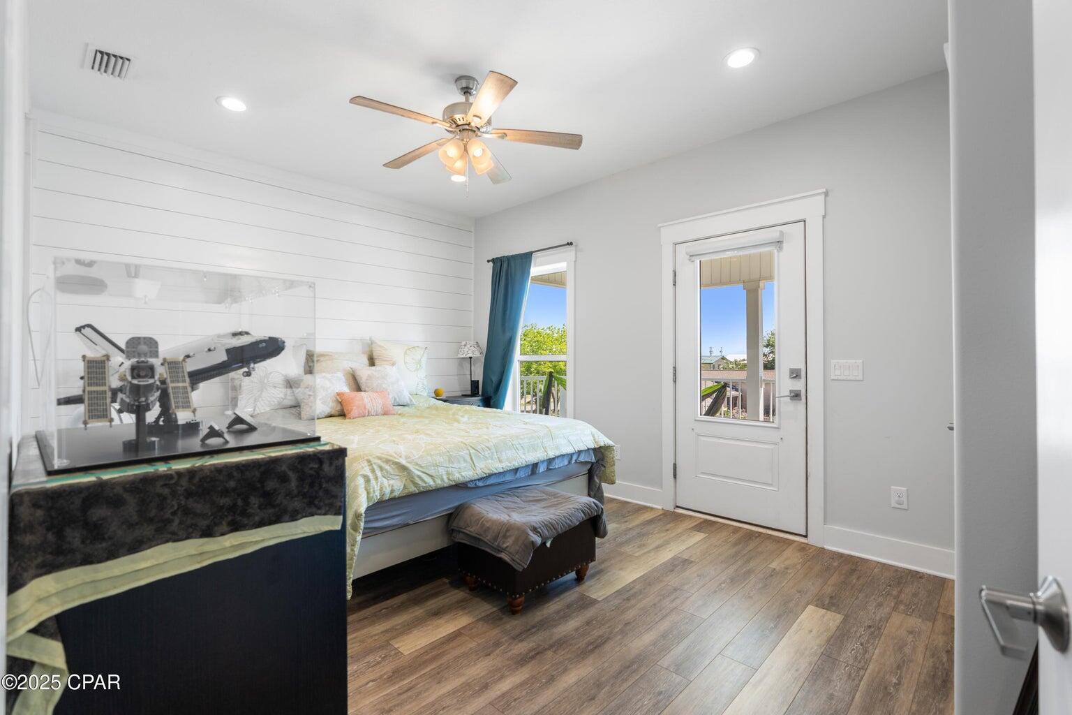 LAGUNA BEACH - Residential