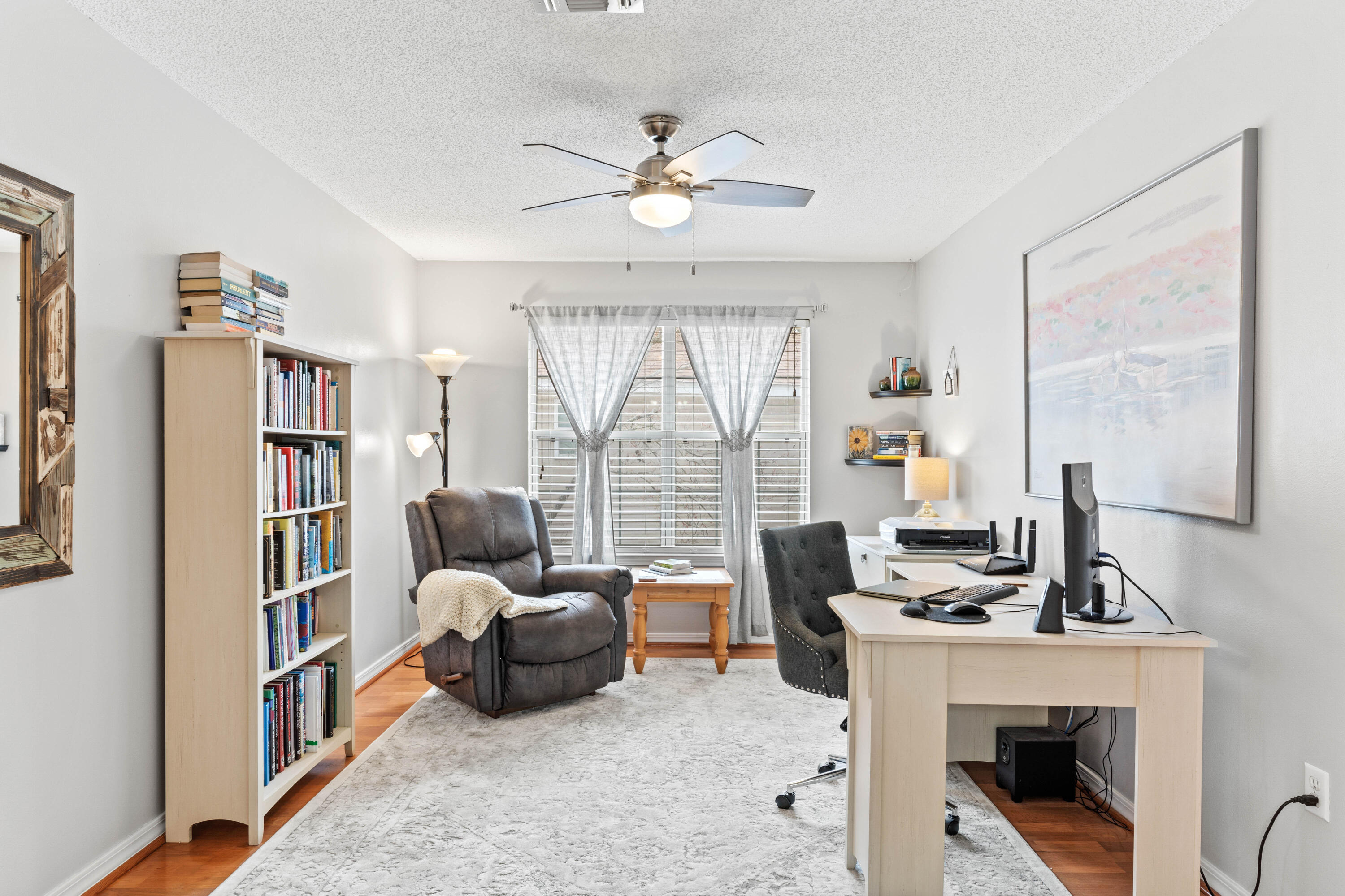 TWIN LAKES - Residential