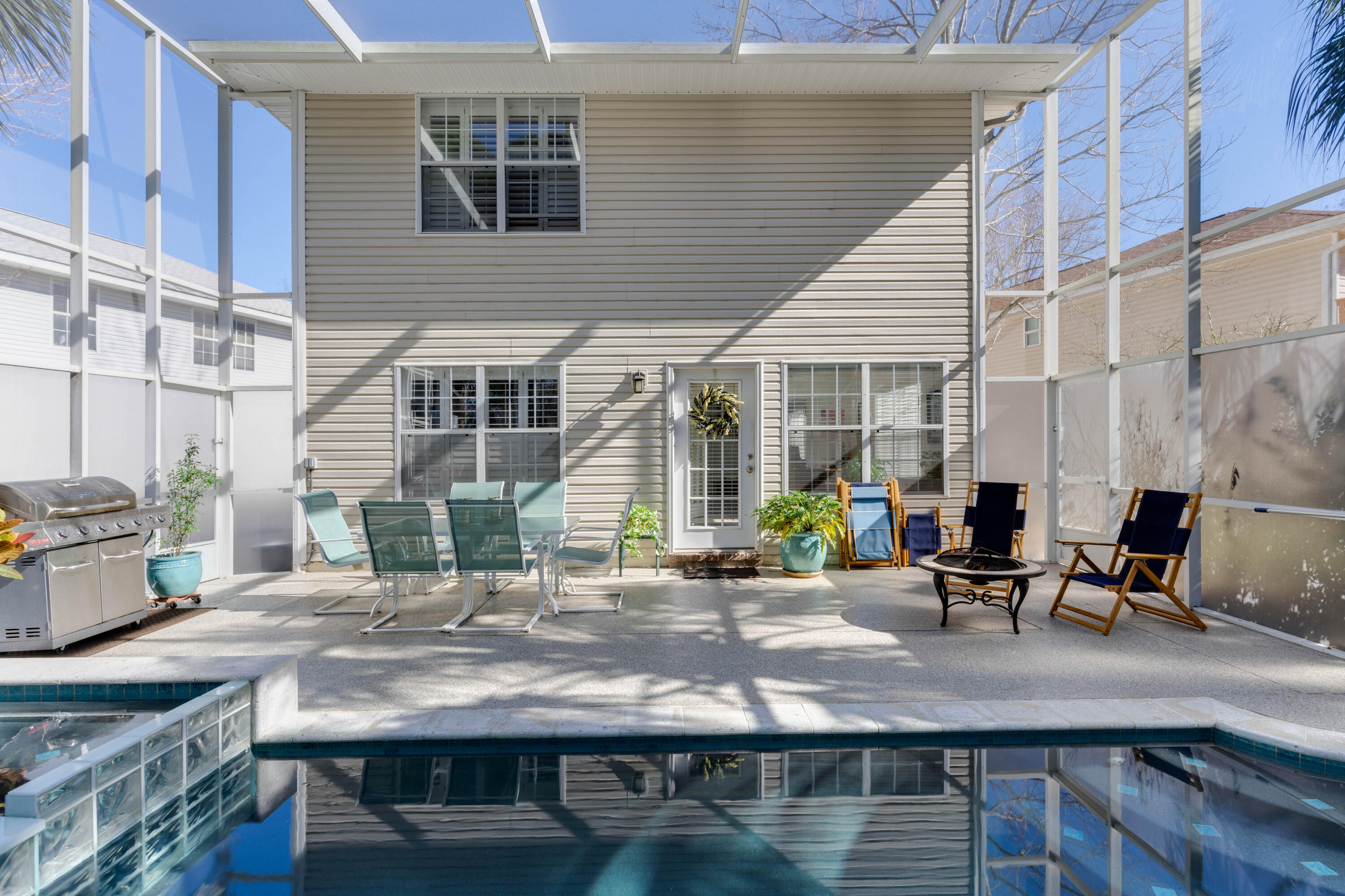 TWIN LAKES - Residential