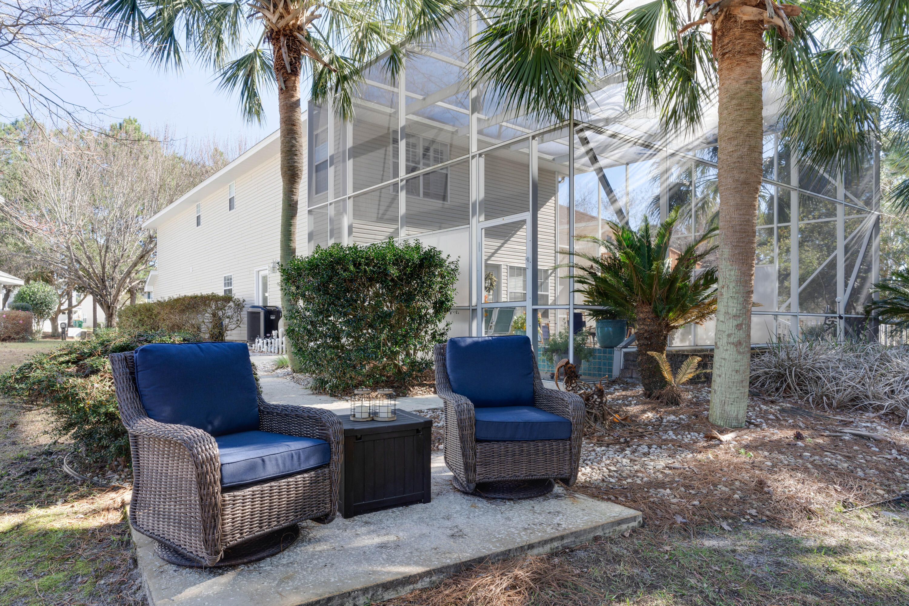 TWIN LAKES - Residential