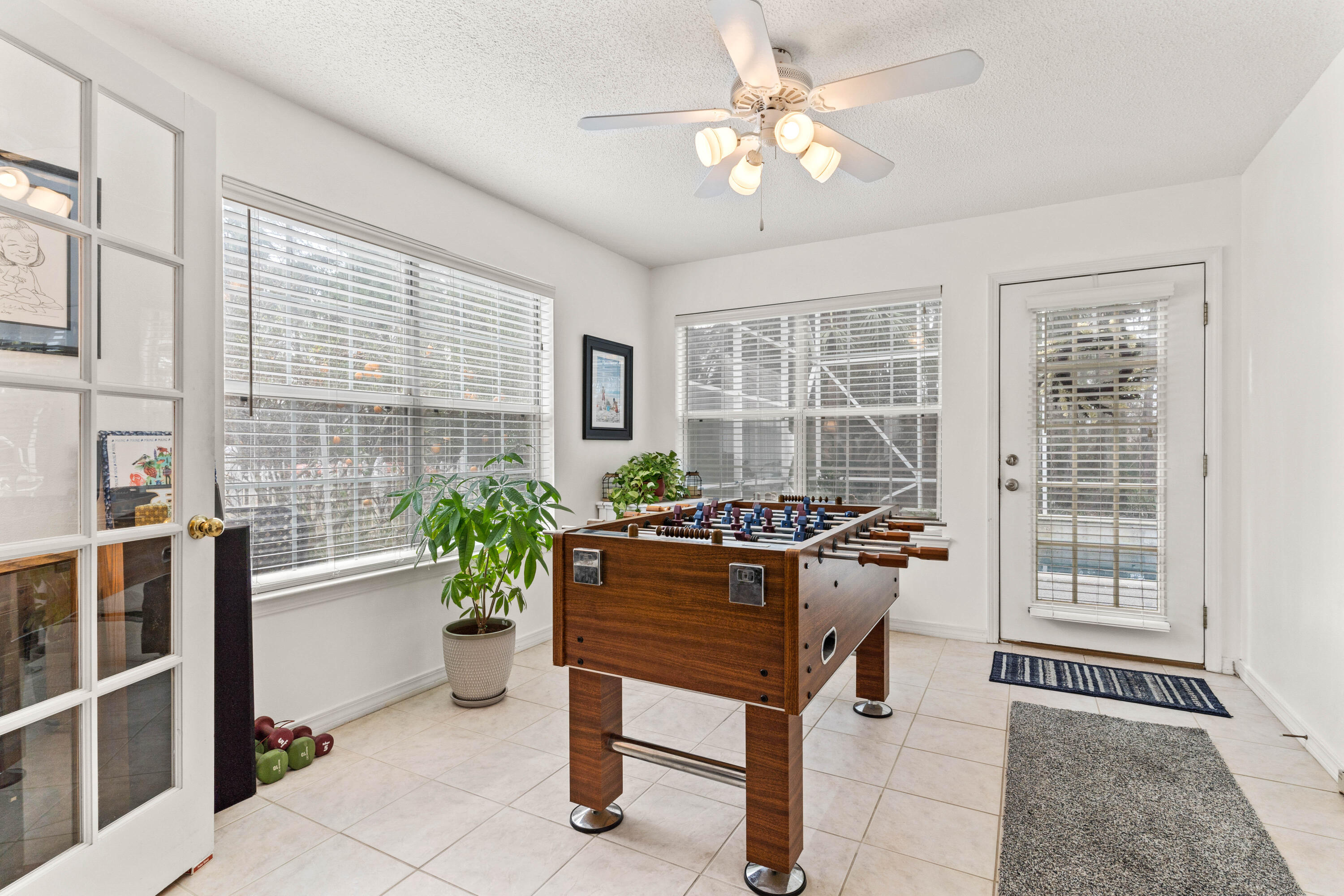 TWIN LAKES - Residential