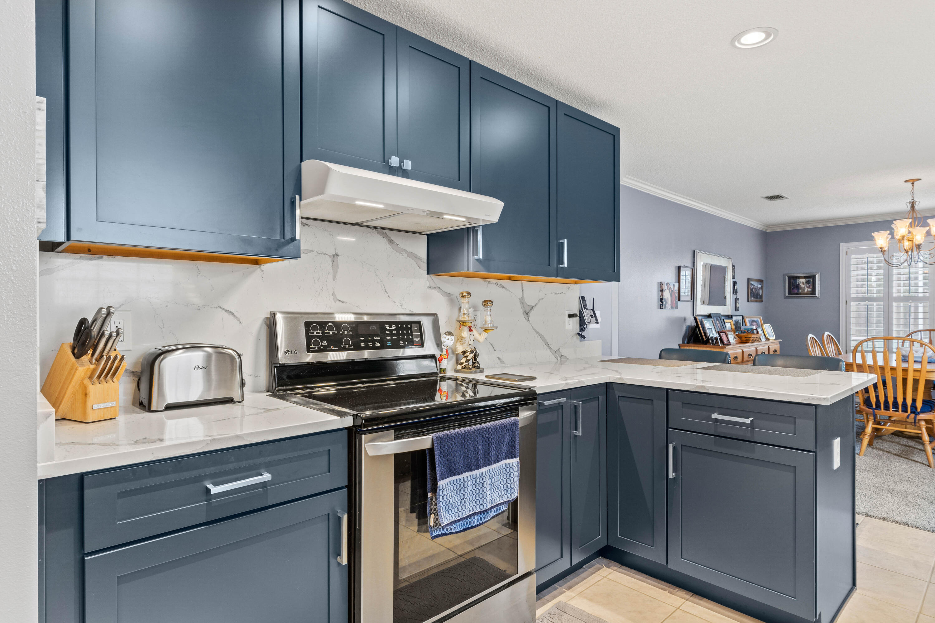 TWIN LAKES - Residential