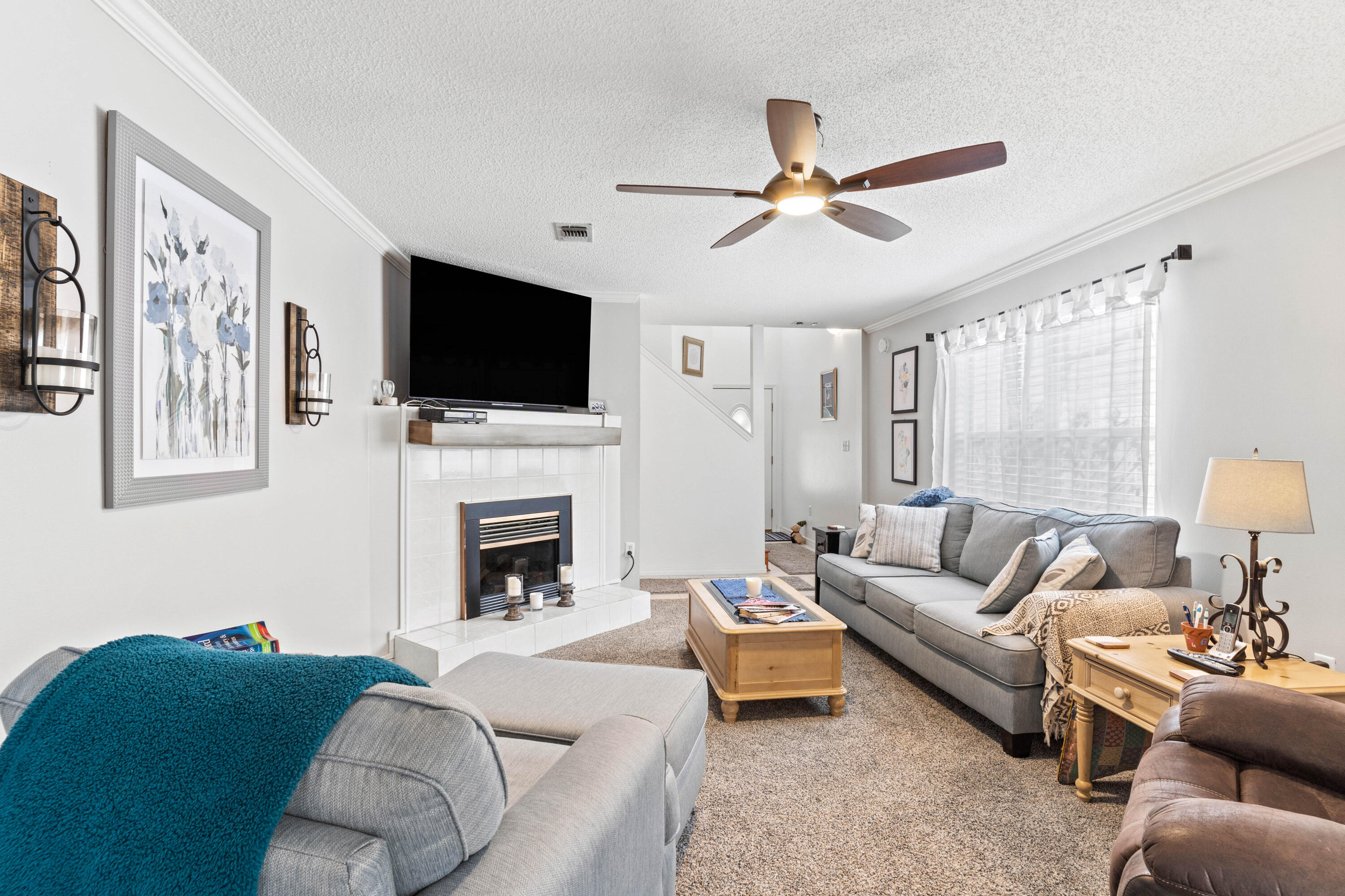 TWIN LAKES - Residential