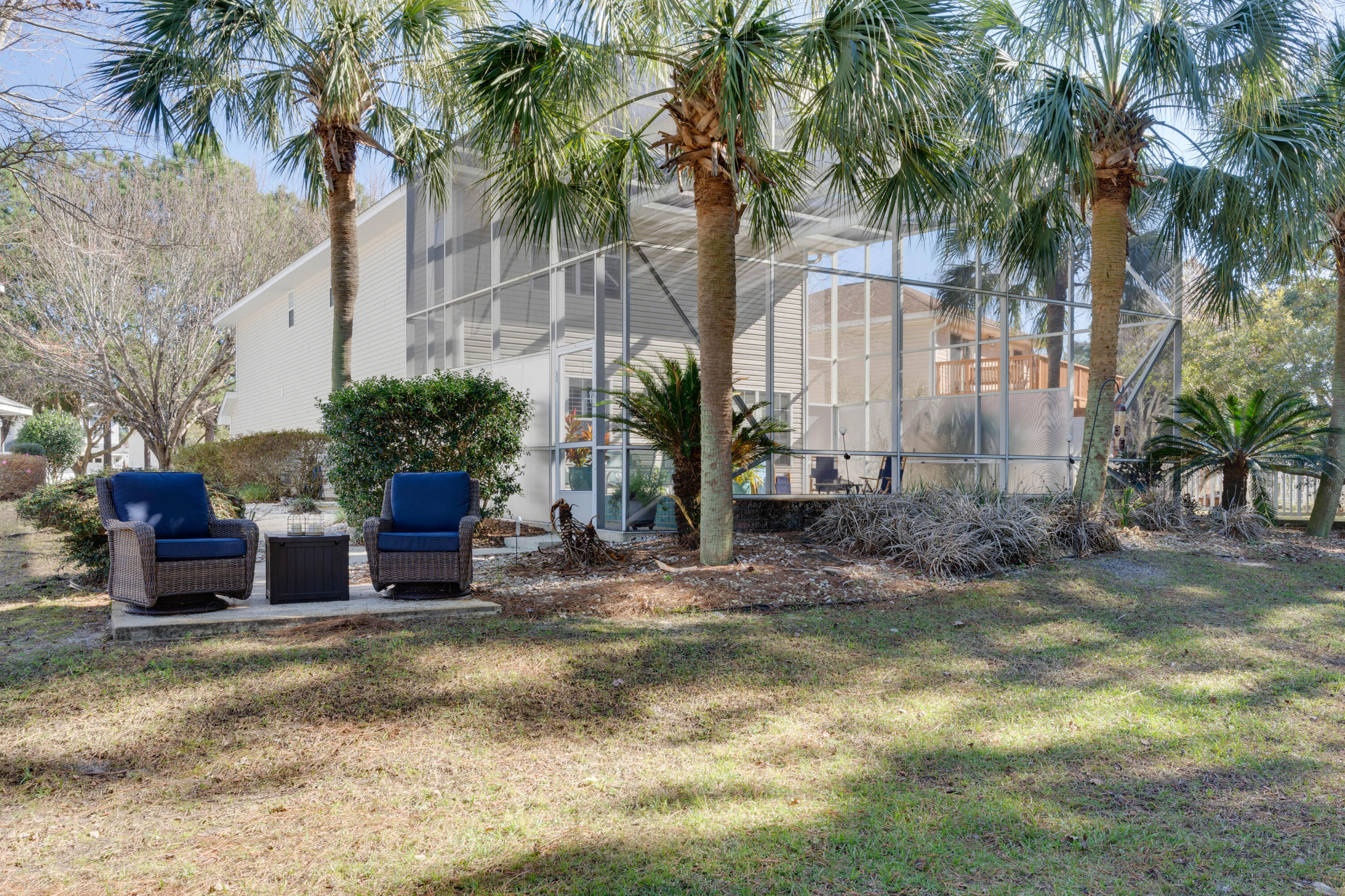 TWIN LAKES - Residential