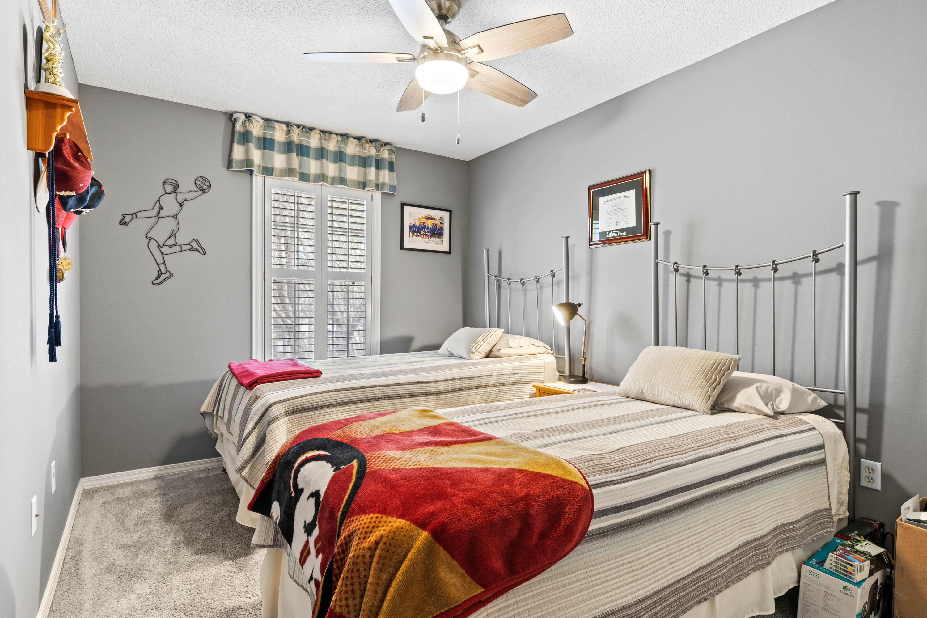 TWIN LAKES - Residential