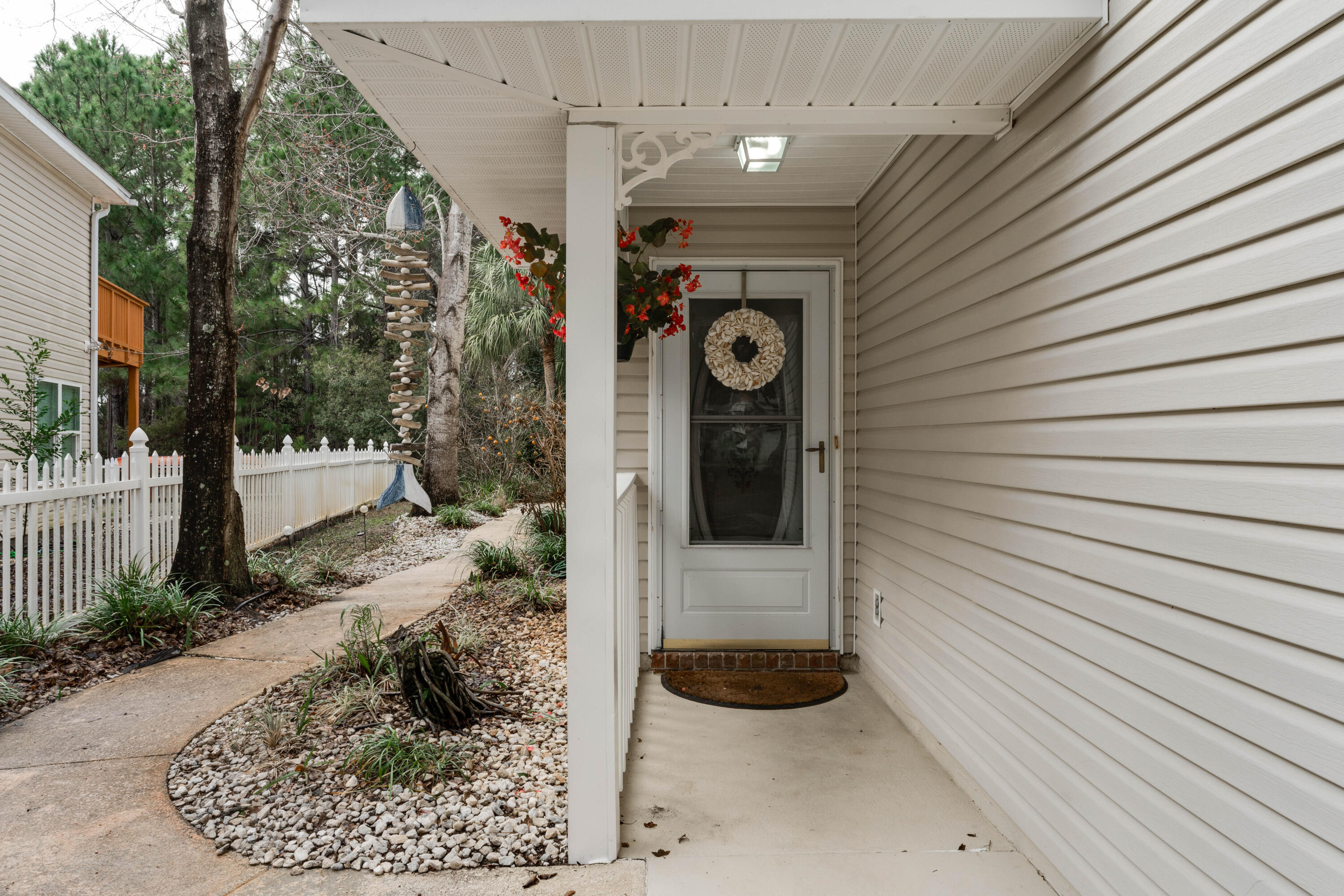 TWIN LAKES - Residential