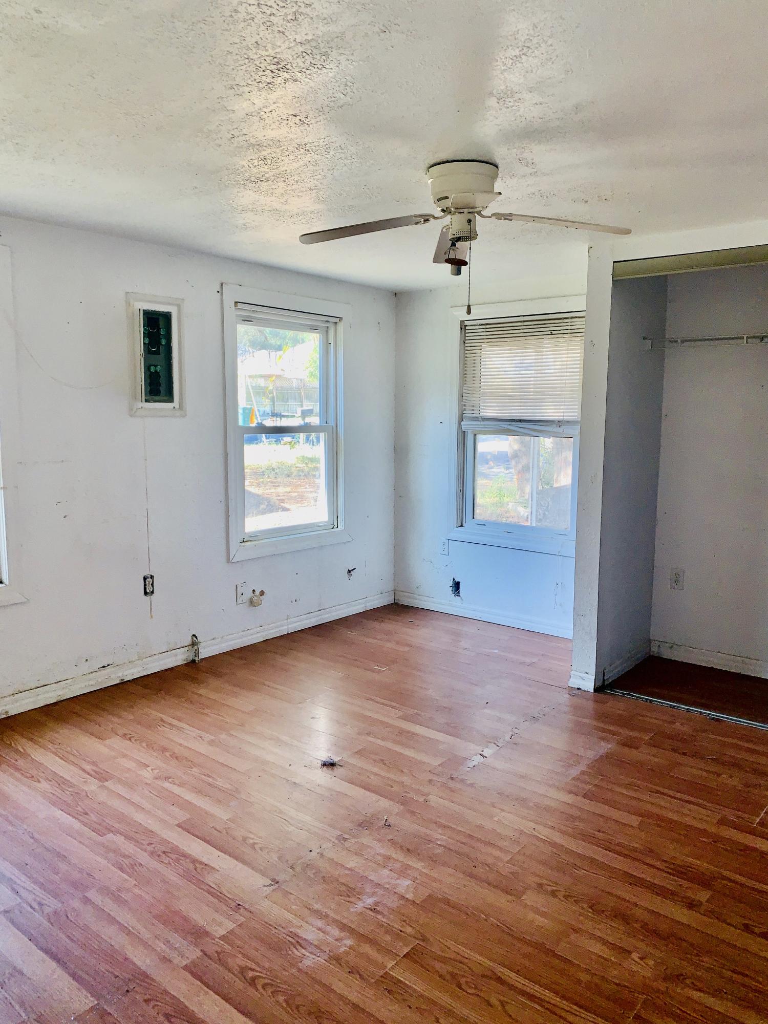 VALPARAISO PINECREST 6 - Residential