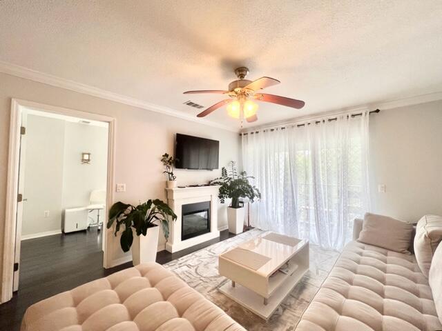 THE FLORIDA CLUB - Residential Lease