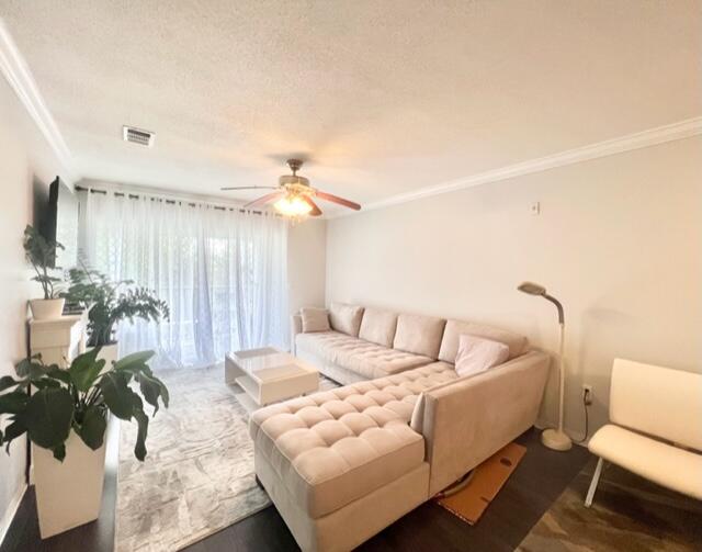 THE FLORIDA CLUB - Residential Lease