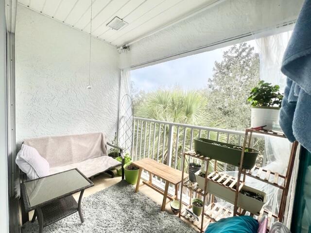 THE FLORIDA CLUB - Residential Lease