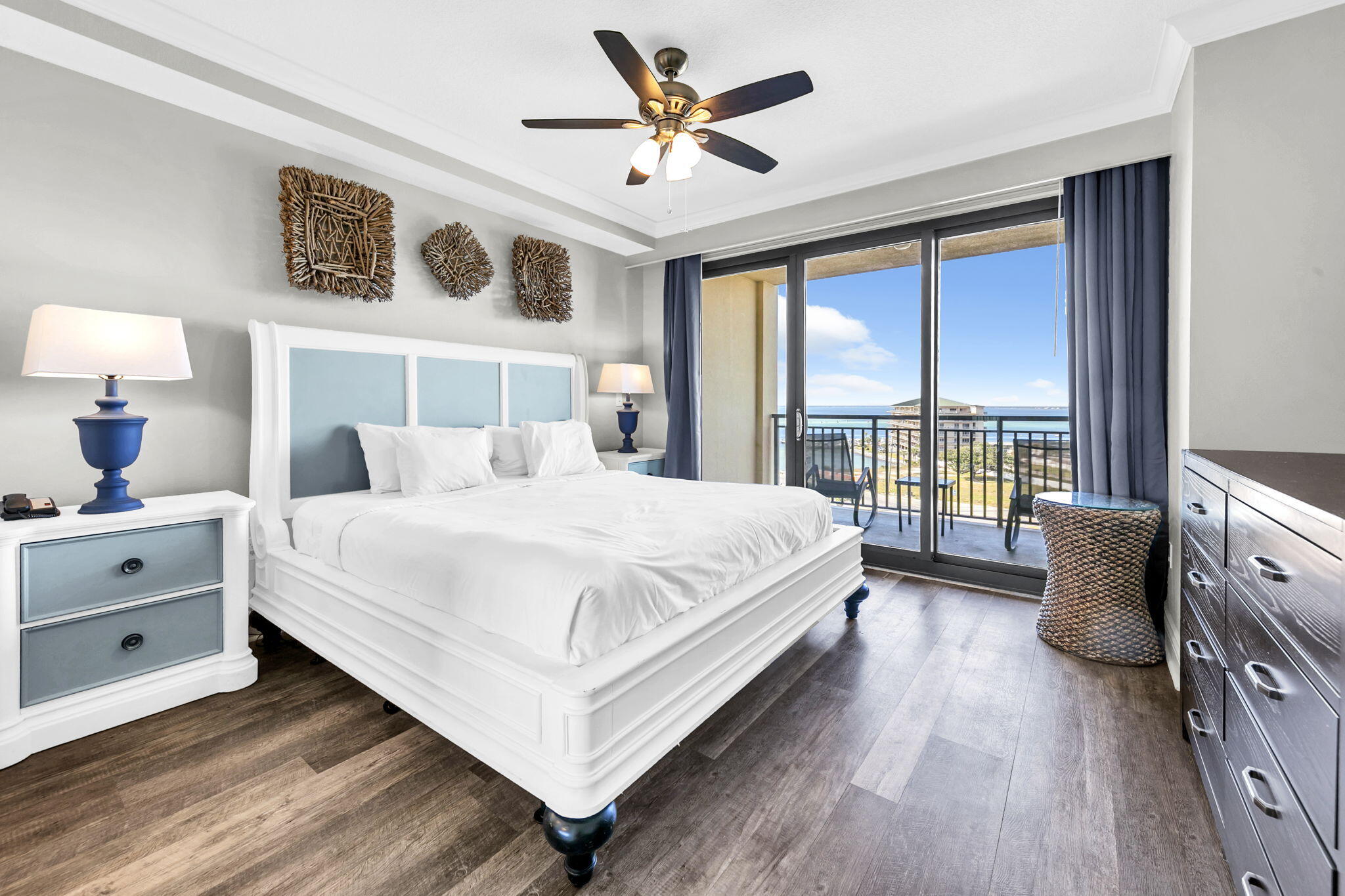 EMERALD GRANDE - Residential