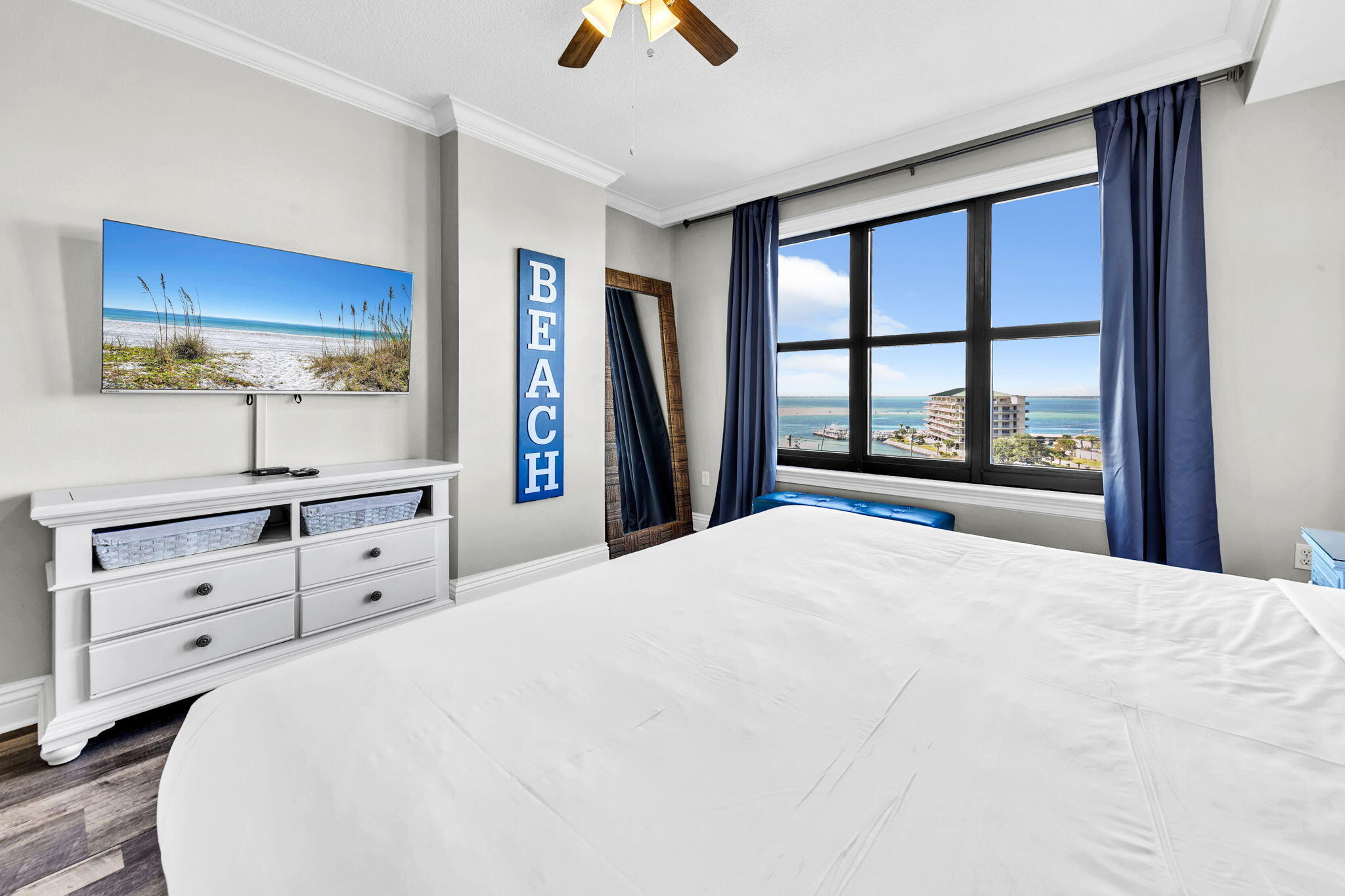 EMERALD GRANDE - Residential